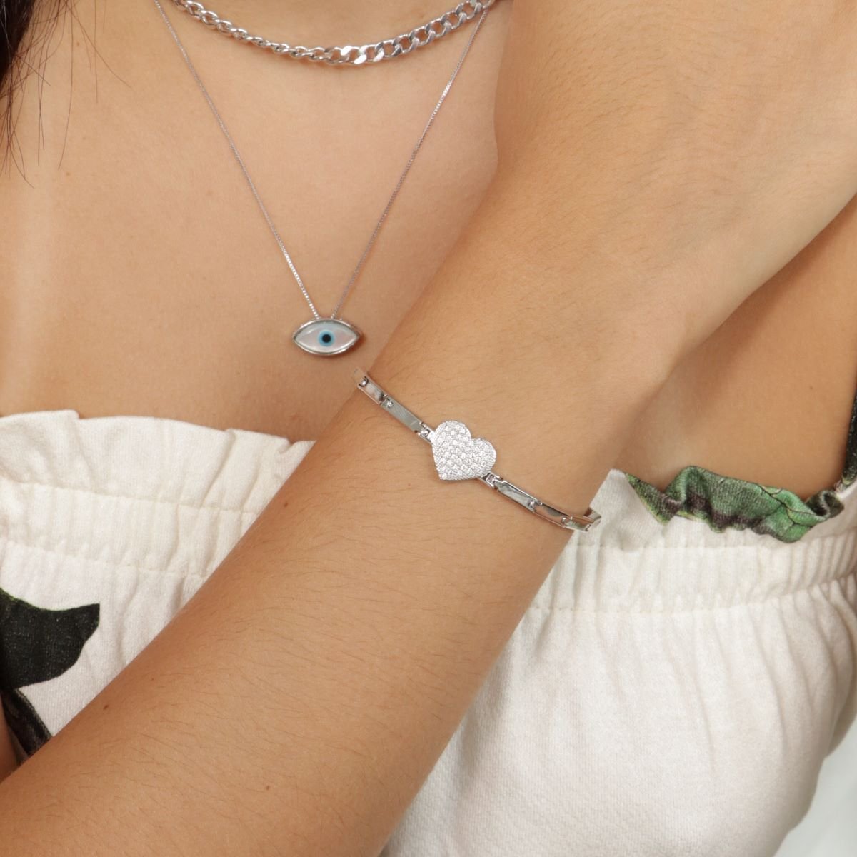 Pulseira Folheada a Ródio Coração Cravejado e Placas Lisas Prata 3