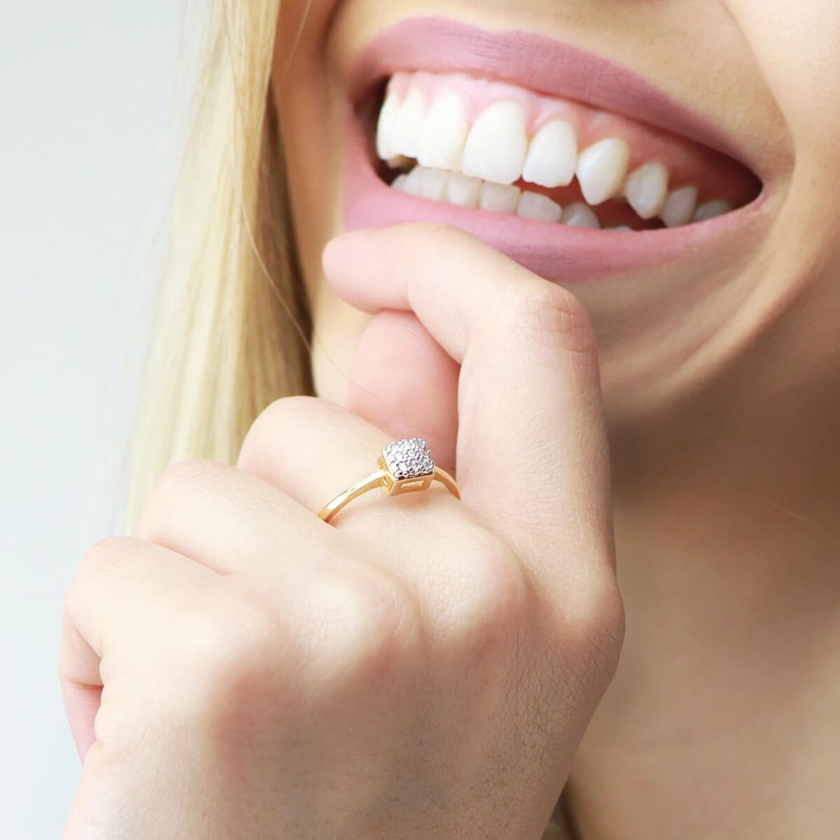 Anel Folheado a Ouro 18k Chuveirinho Quadrado Cravejado Zircônia P Dourado 3