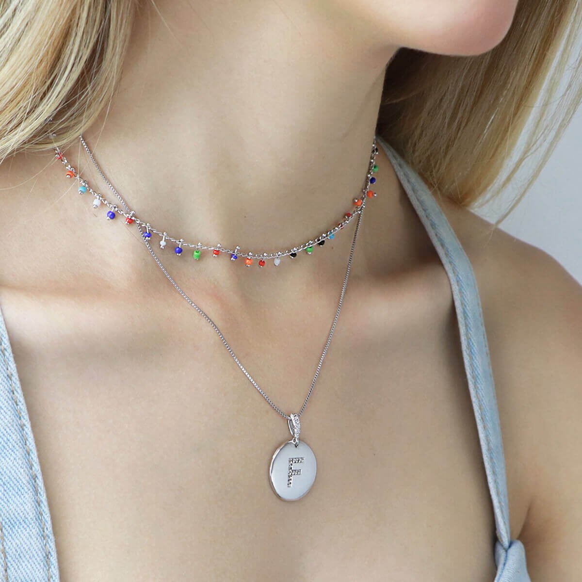 Colar Folheado a Ródio Medalha Letra F Cravejada Zircônia Prata 2
