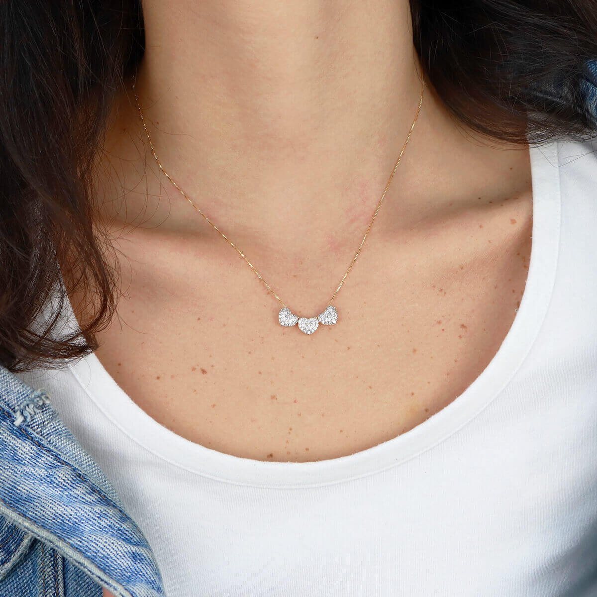 Colar Folheado a Ouro 18k 3 Corações Cravejados Zircônias  Dourado 2