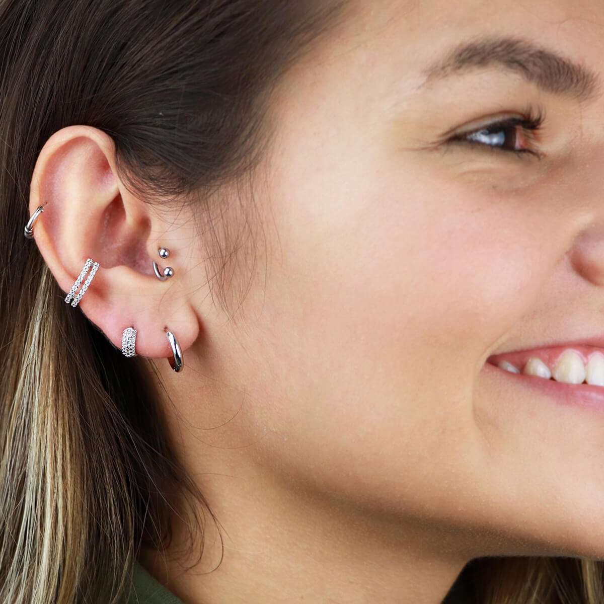 Argolinha Folheada a Ródio Mini Cravejada Zircônia 3mm Tam PP Prata 2