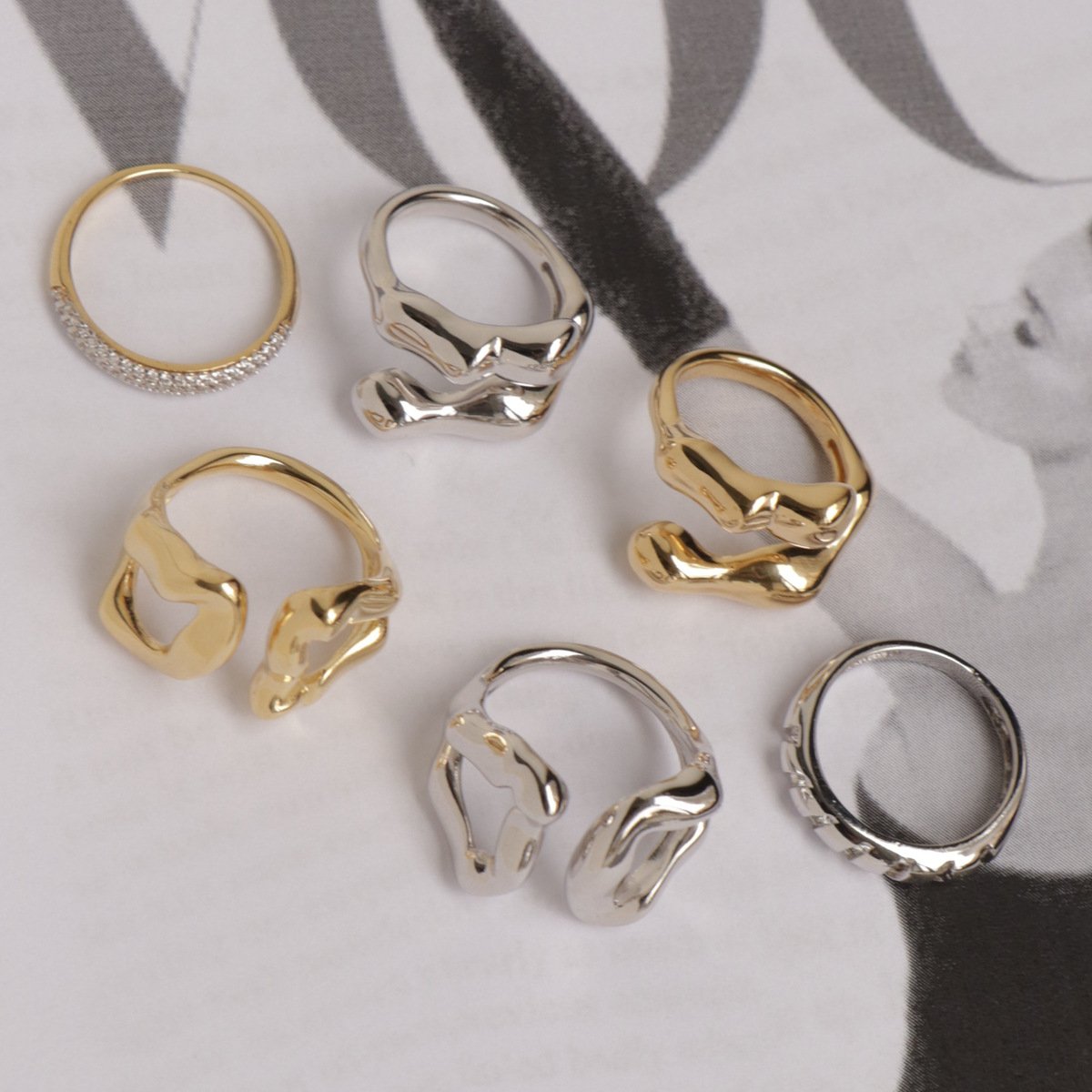 Anel Folheado a Ródio Detalhes Vazados Prata 5