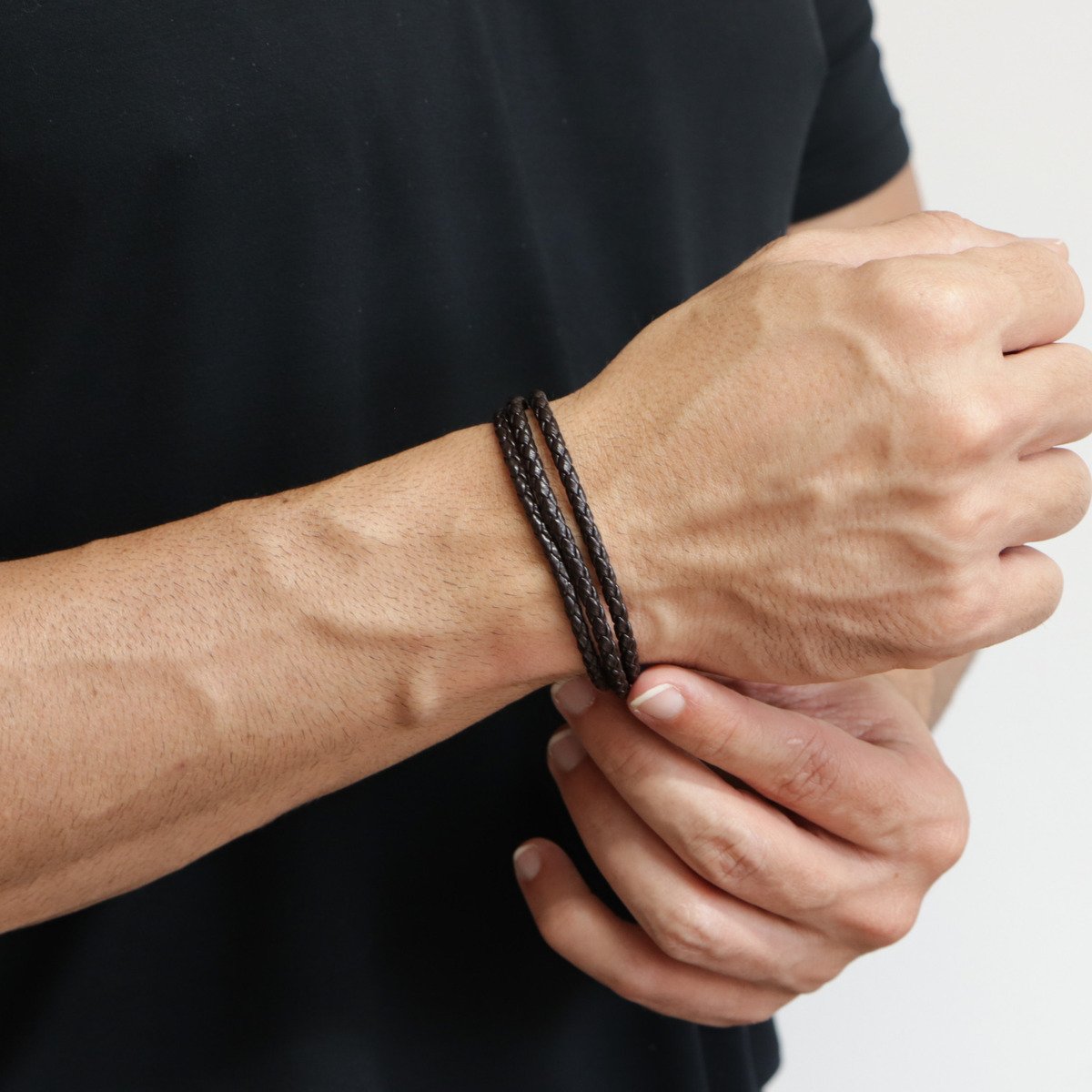 Pulseira Masculina Regulável Couro Marrom 3 Tiras Trançadas Fina Marrom 3