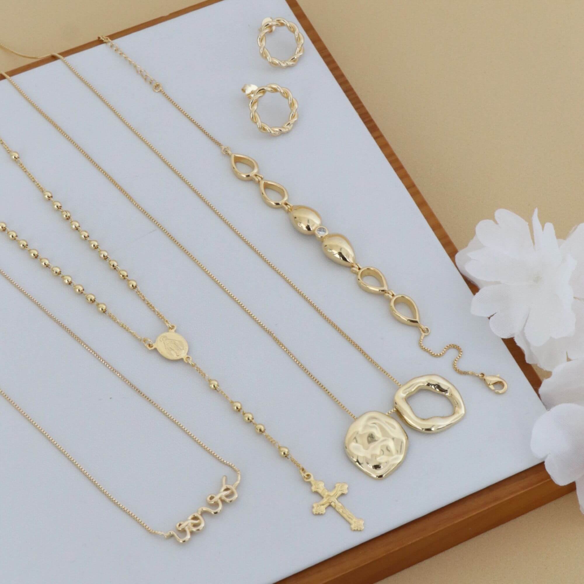 Escapulário Folheado a Ouro 18k Orgânico Pingente Liso e Vazado Ouro 18k 6