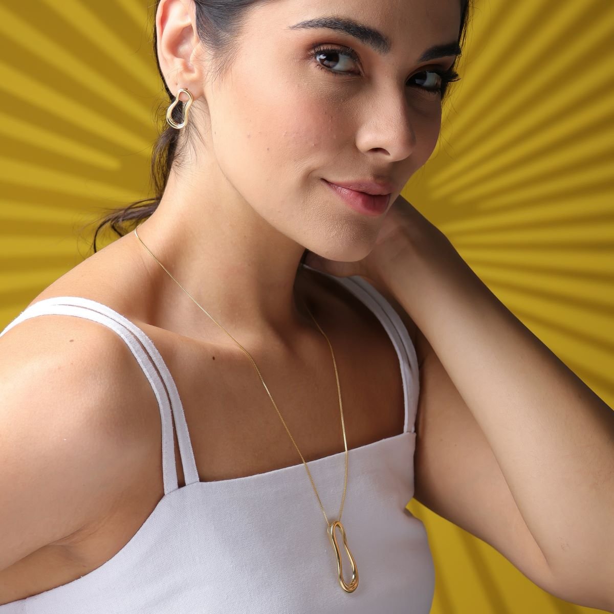 Colar Folheado a Ouro 18k Longo Orgânico Pingente Vazado Dourado 3