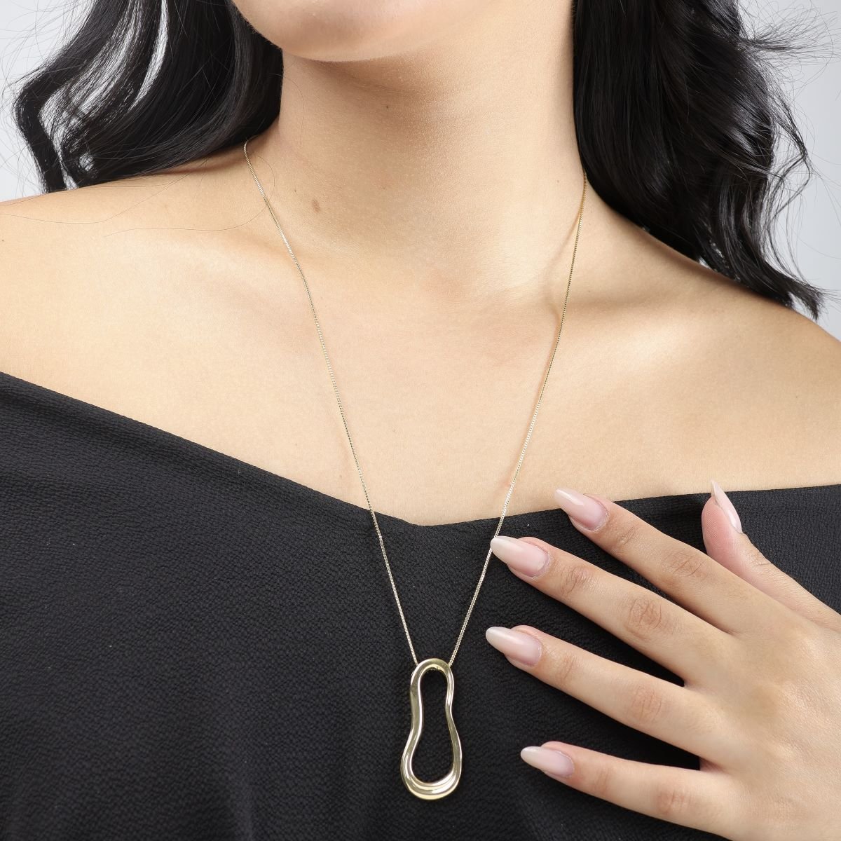 Colar Folheado a Ouro 18k Longo Orgânico Pingente Vazado Dourado 4