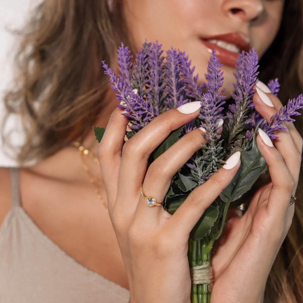 Anel Folheado a Ouro 18k Solitário Ponto de Luz Redondo Dourado 2