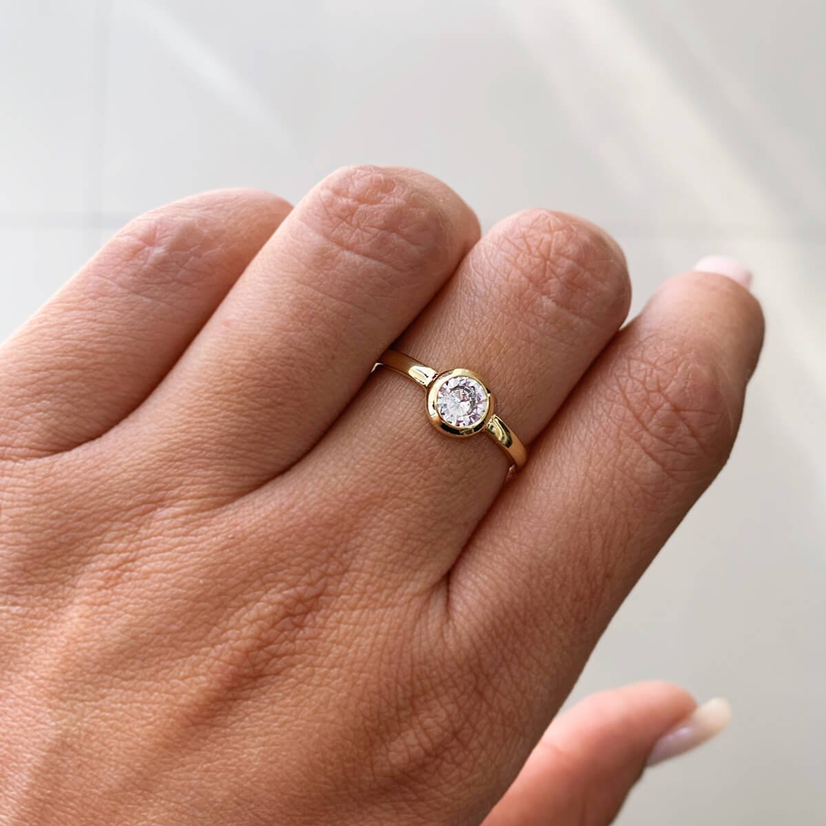 Anel Folheado a Ouro 18k Solitário Ponto de Luz Redondo Dourado 3