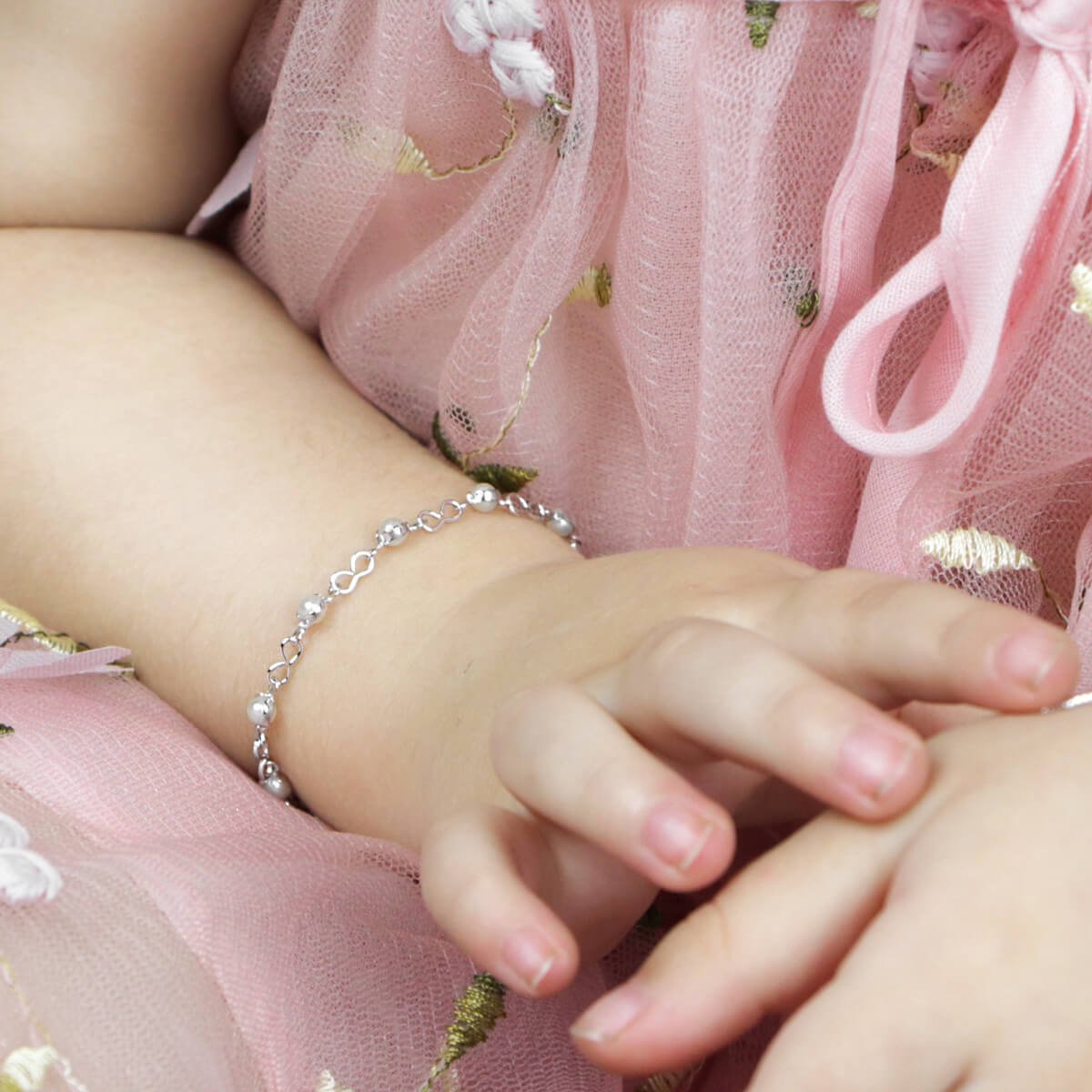 Pulseira Infantil Folheada a Ródio Pérolas Redondas P Prata 2