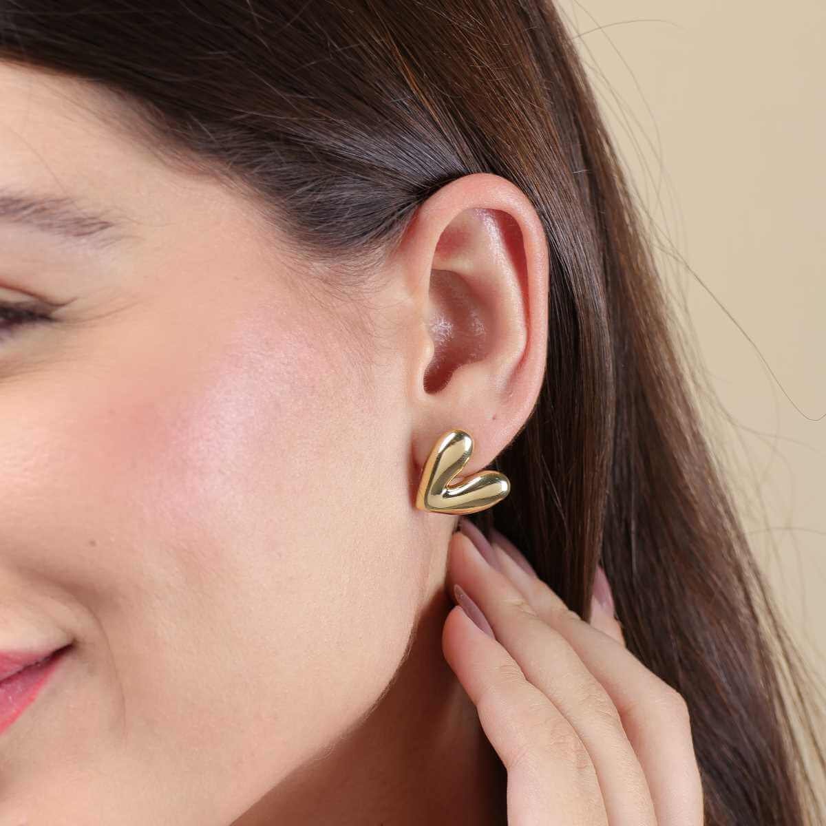 Brinco Folheado a Ouro 18k Orgânico Coração Abaulado Dourado 2