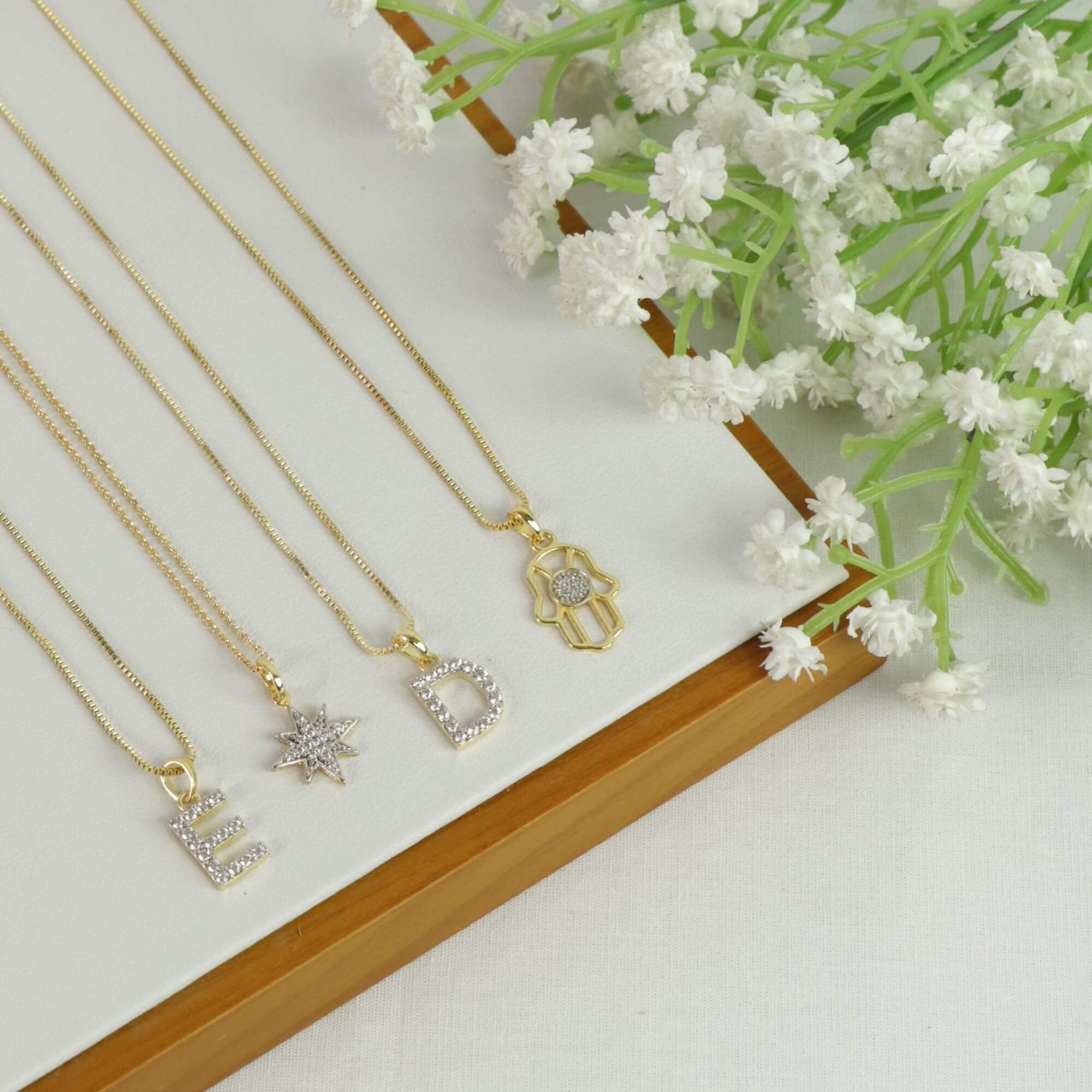 Colar Folheado a Ouro 18k Pingente Letra D Cravejado Ouro 18k 3