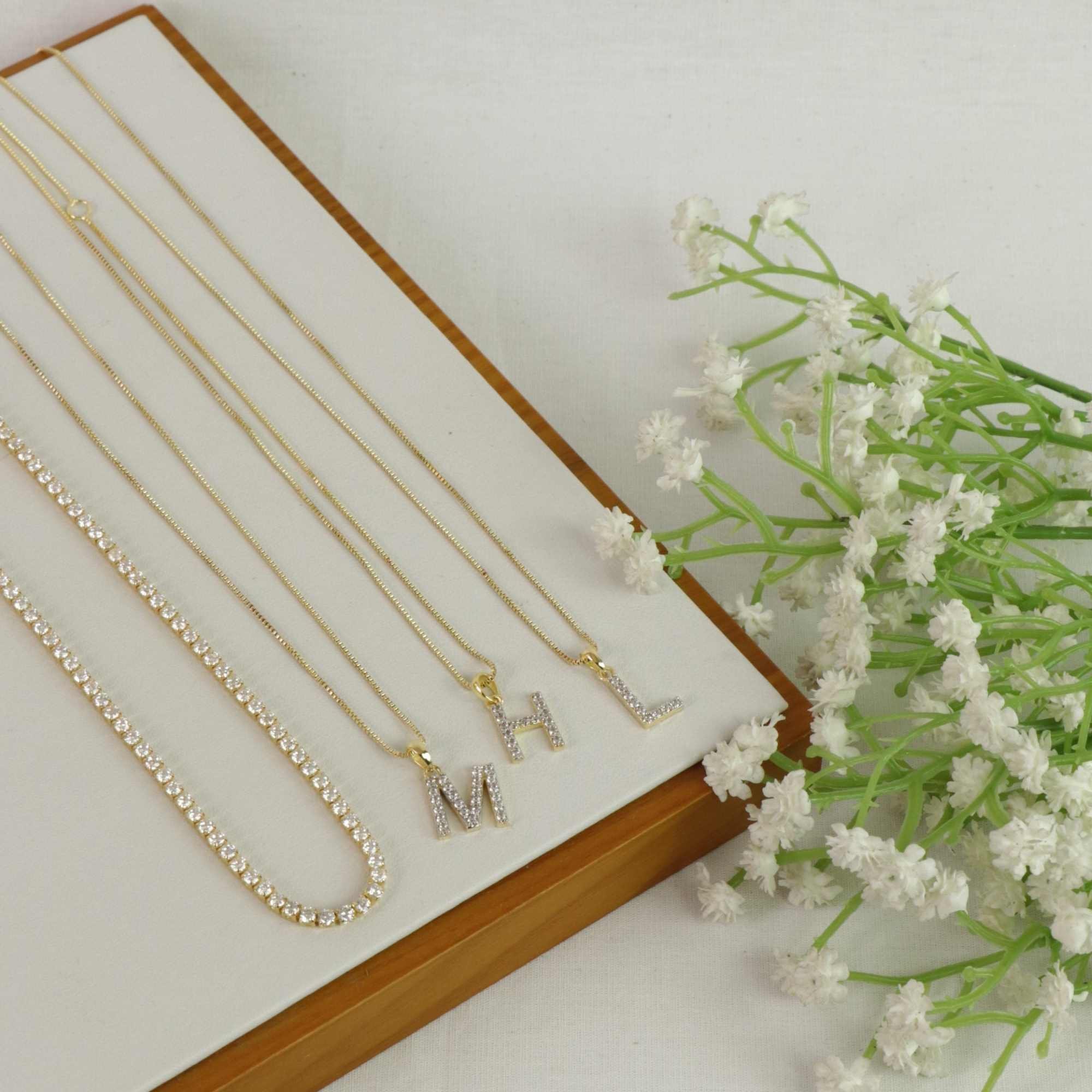 Colar Folheado a Ouro 18k Pingente Letra H Cravejado Ouro 18k 4