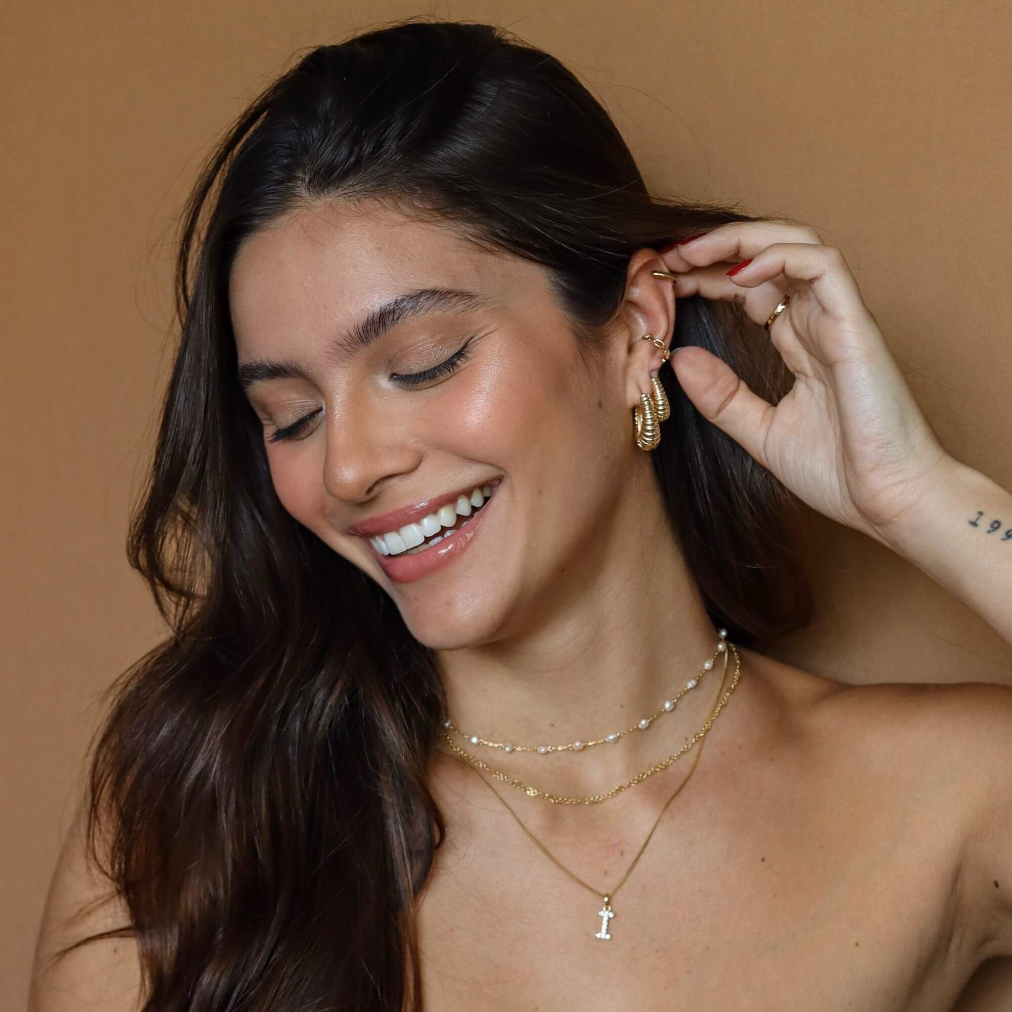 Colar Folheado a Ouro 18k Pingente Letra I Cravejado Ouro 18k 2
