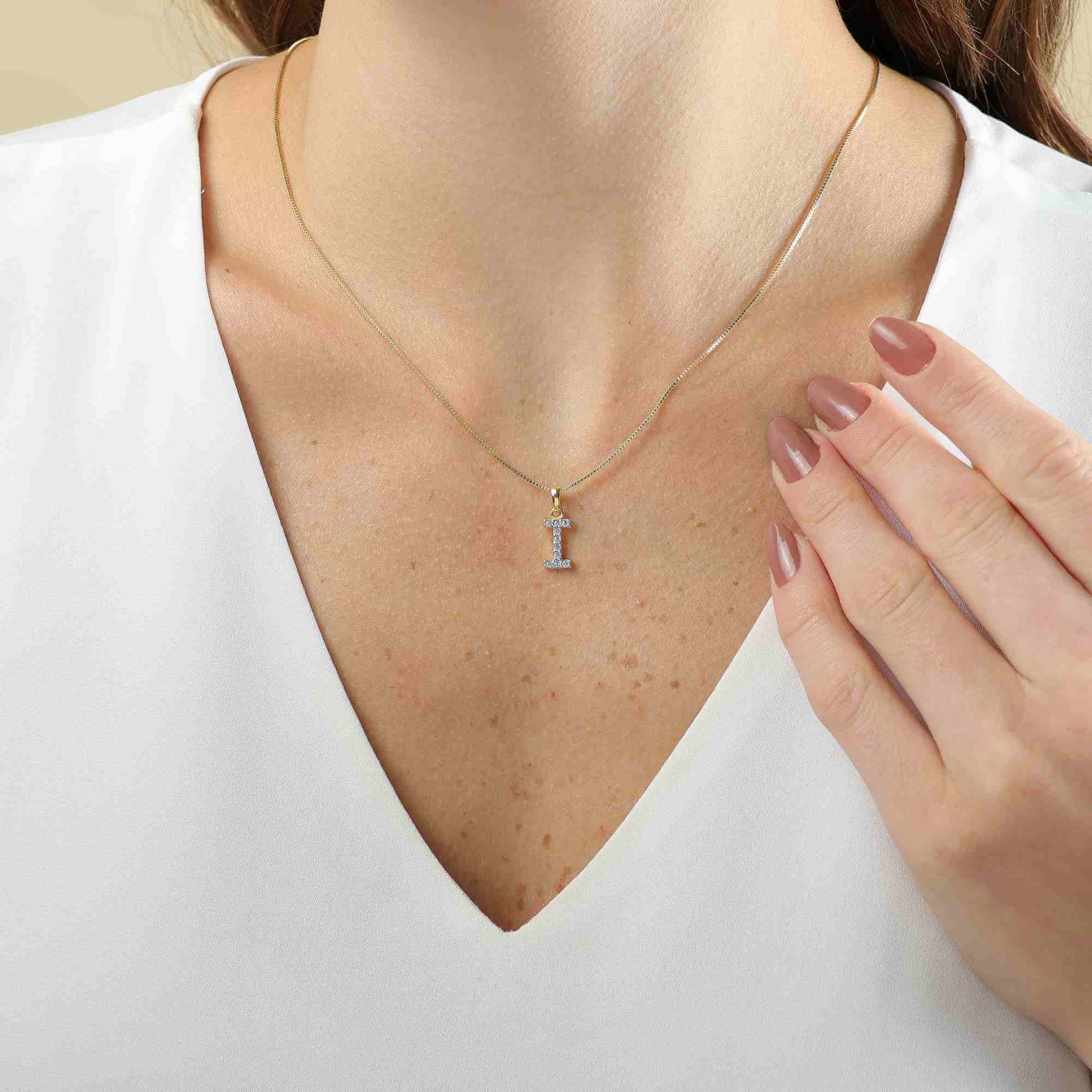Colar Folheado a Ouro 18k Pingente Letra I Cravejado Ouro 18k 3