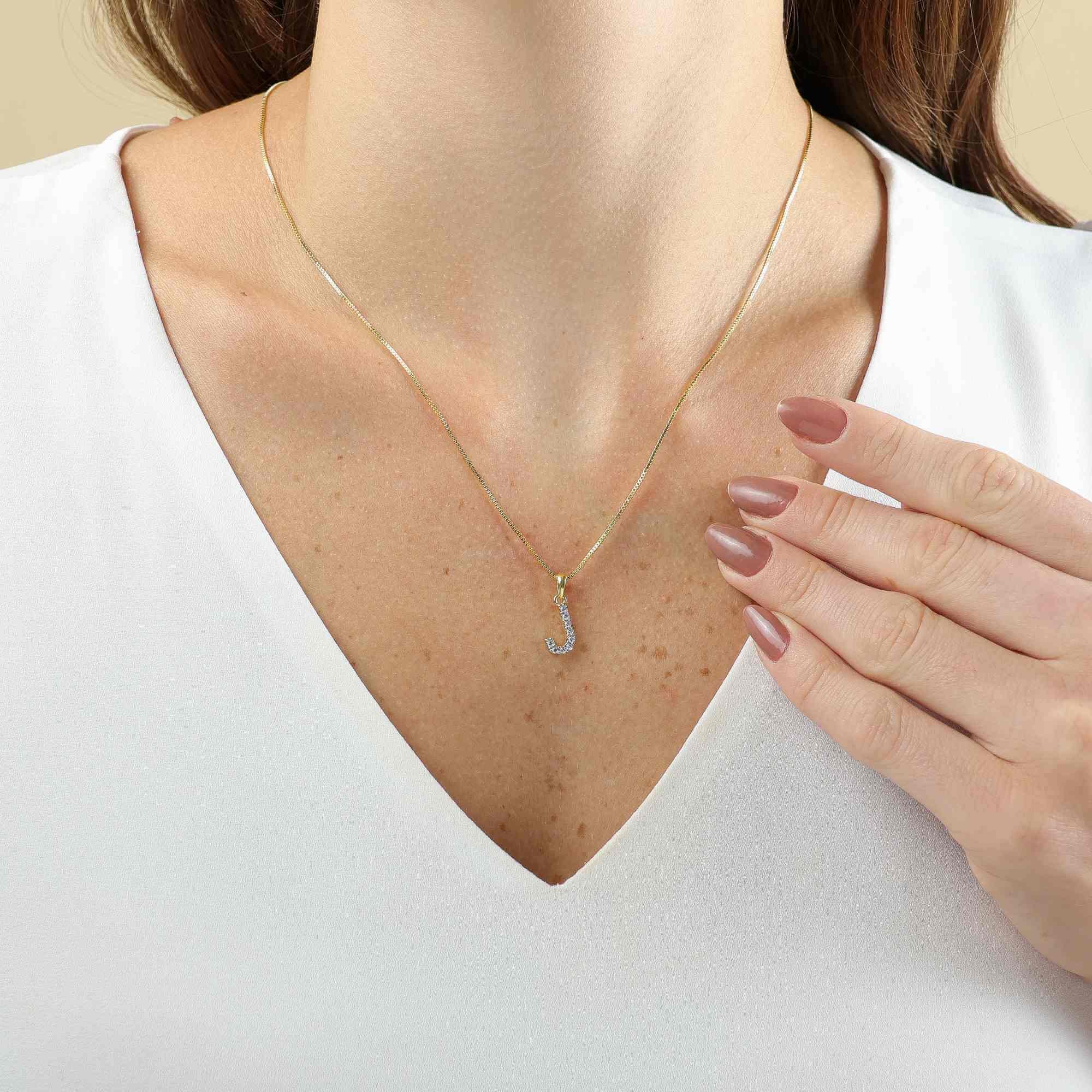 Colar Folheado a Ouro 18k Pingente Letra J Cravejado Ouro 18k 2