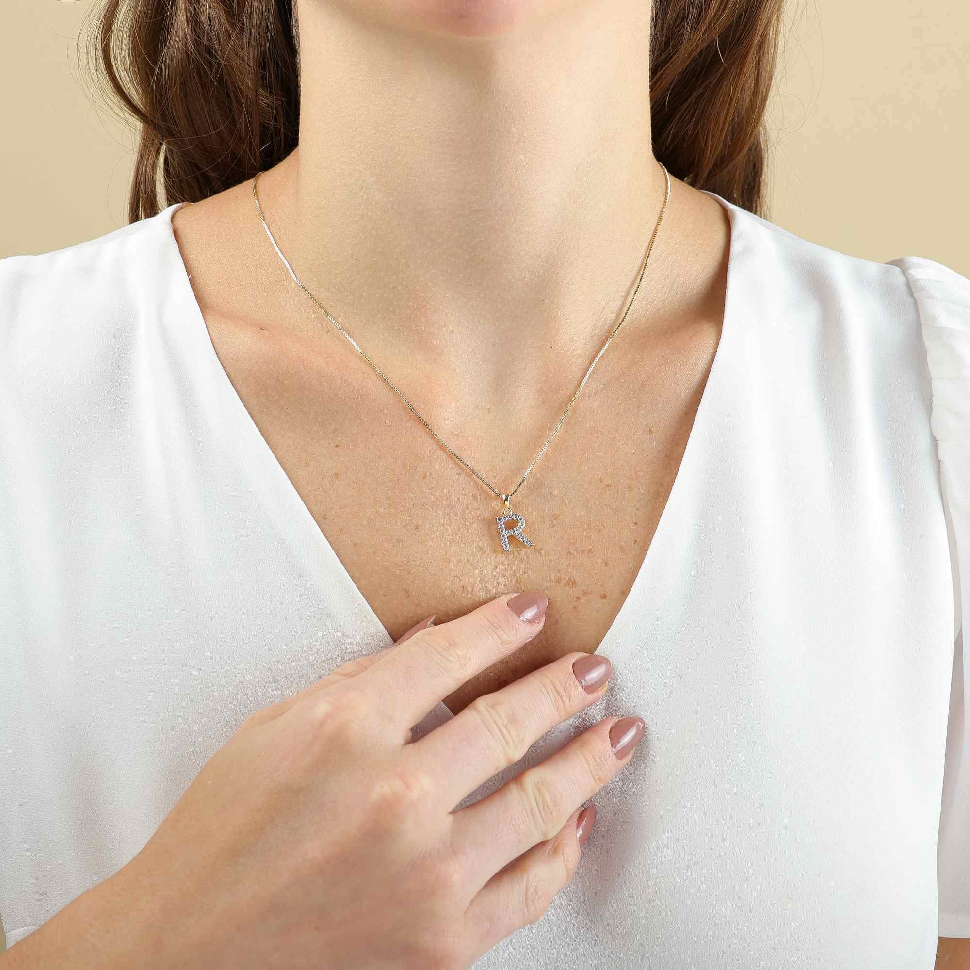 Colar Folheado a Ouro 18k Pingente Letra R Cravejado Ouro 18k 2