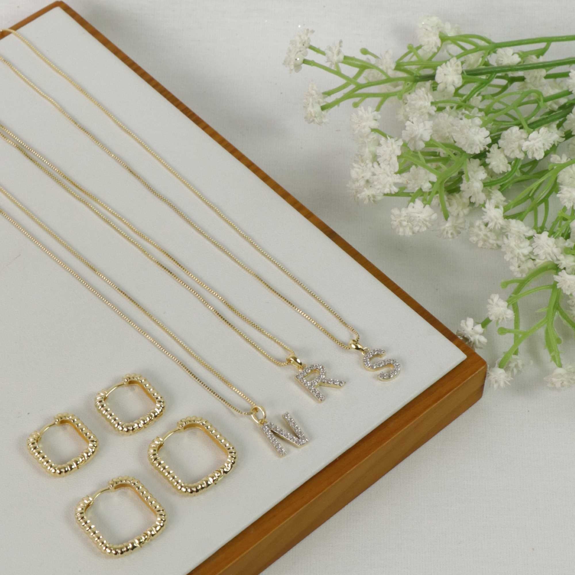 Colar Folheado a Ouro 18k Pingente Letra S Cravejado Ouro 18k 3