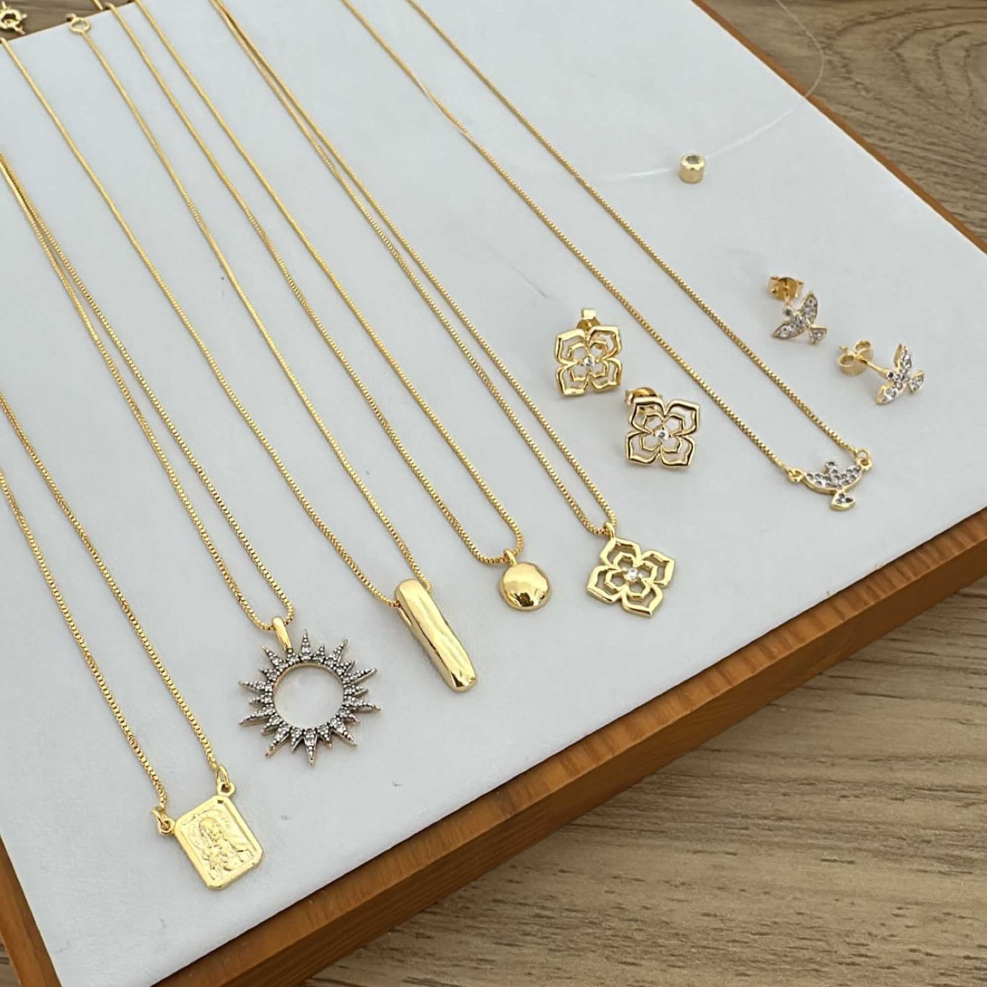 Colar Folheado a Ouro 18k Flor Vazada Detalhes Ouro 18k 3