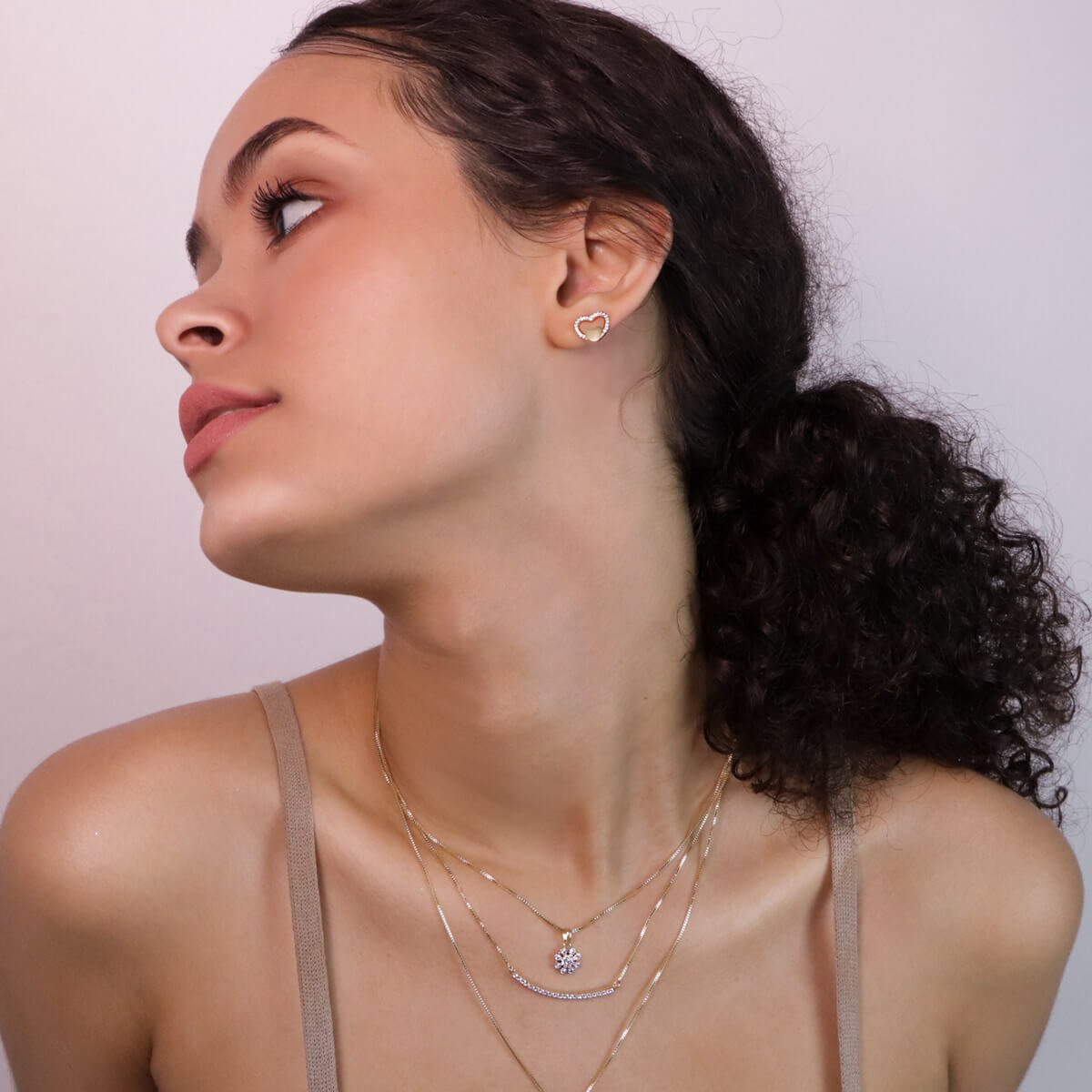 Brinco Folheado a Ouro 18k Coração Liso e Borda Cravejada Ouro 18k 2