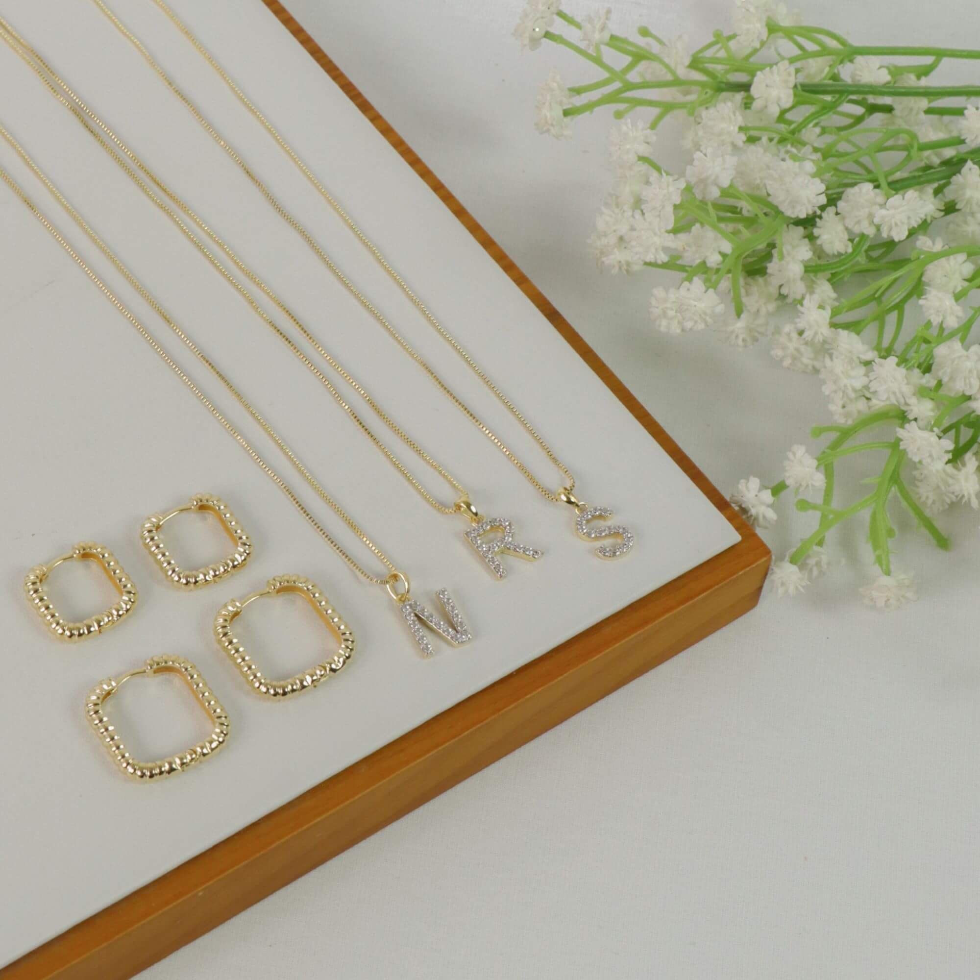 Kit Argola Folheado a Ouro 18k Quadrado Aro Mola P e M Ouro 18K 3