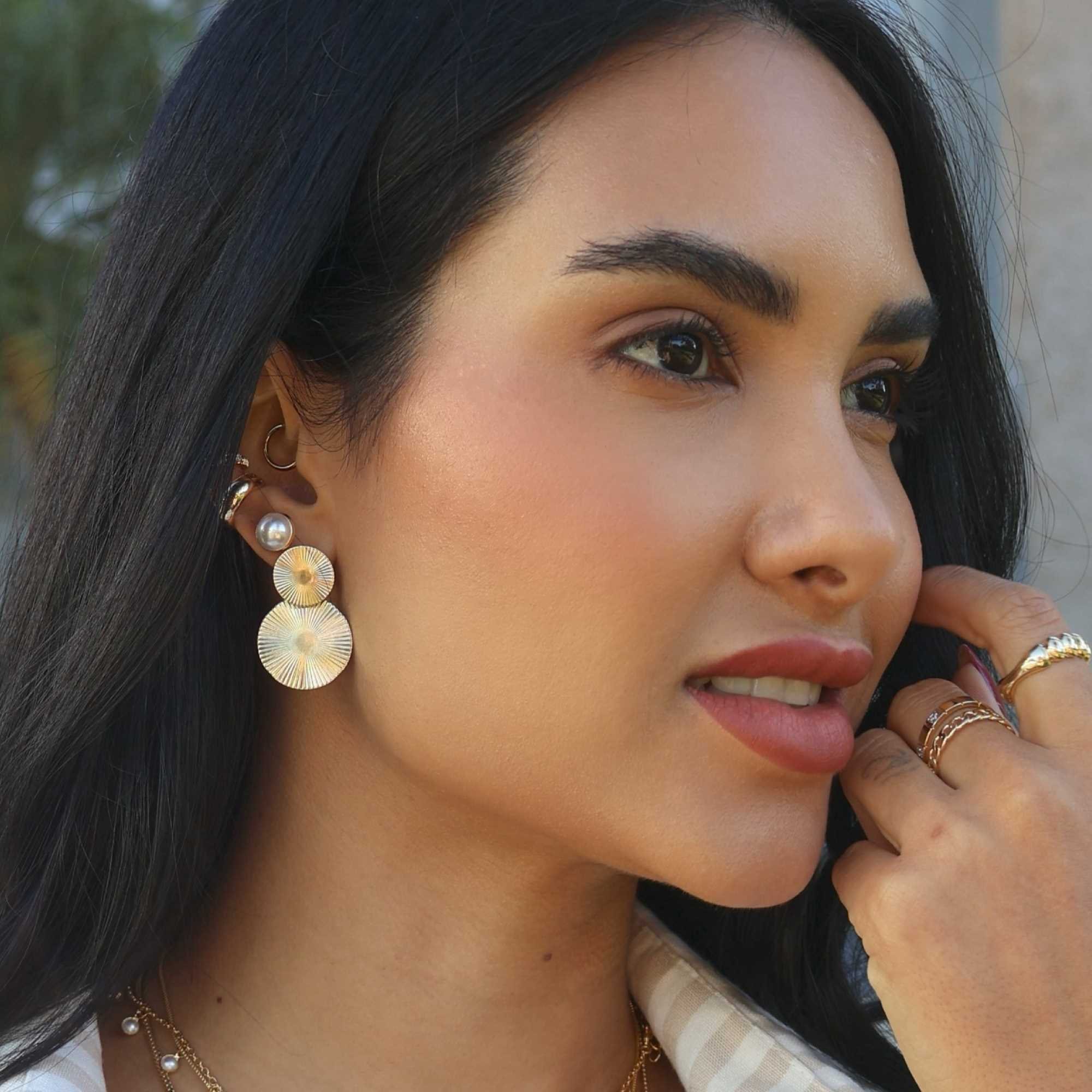 Brinco Folheado a Ouro 18k Meia Pérola M Ouro 18k 4