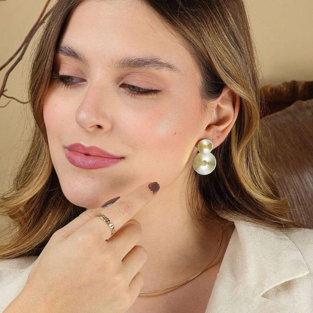 Brinco Folheado a Ouro 18k Dupla Chapa Orgânica Texturada Ouro 18k 3