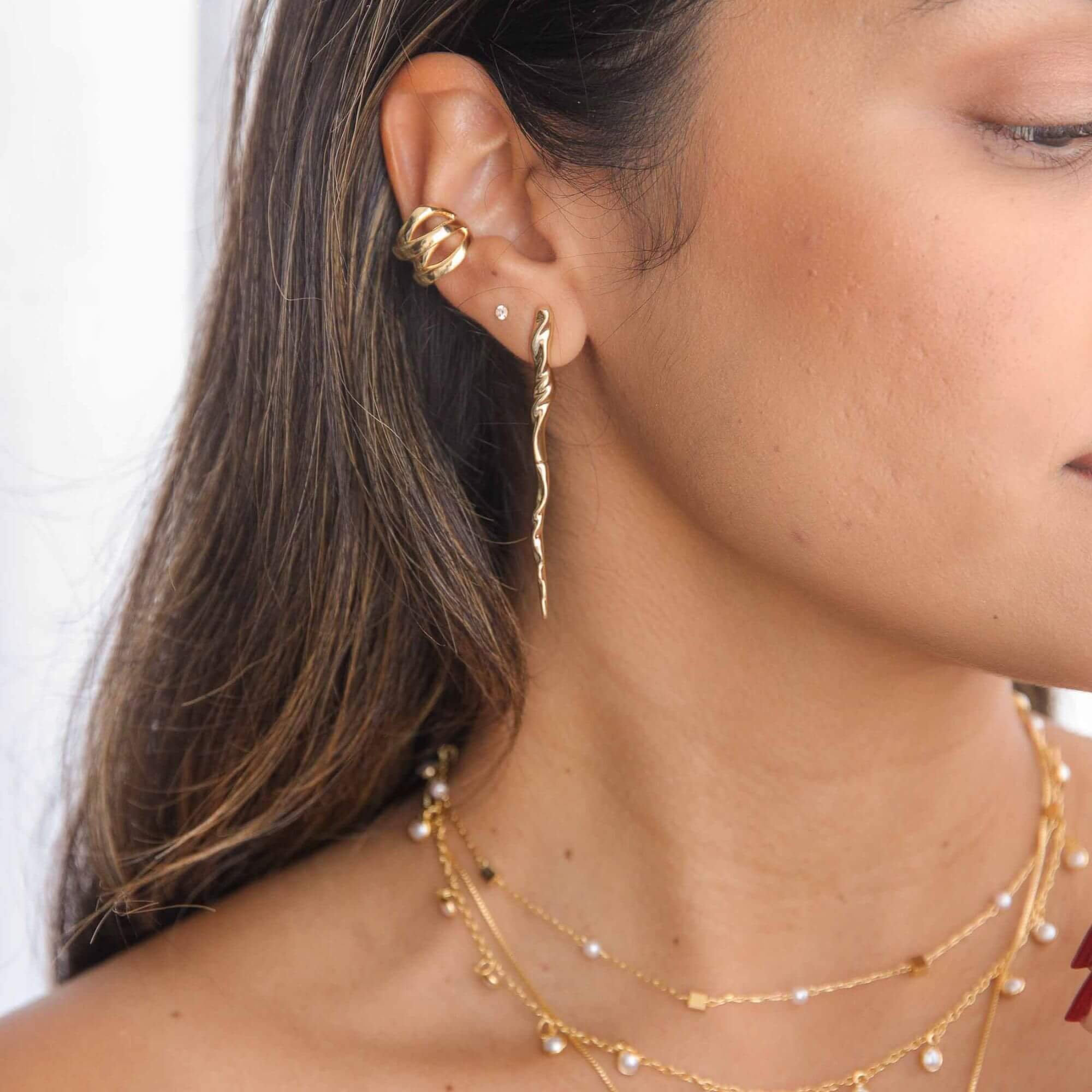Brinco Folheado a Ouro 18k Orgânico Longo Torcido Ouro 18k 2