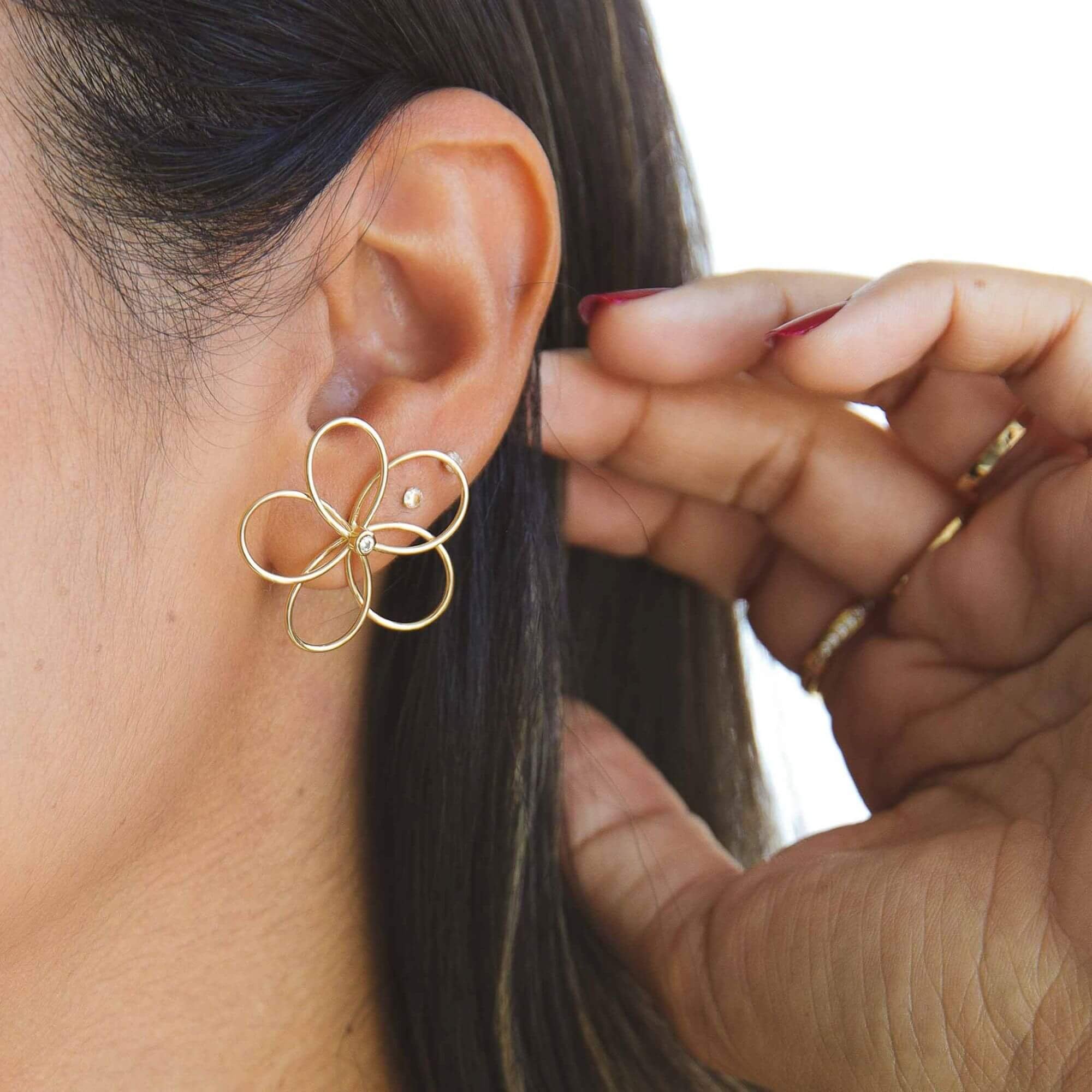 Brinco Folheado a Ouro 18k Flor Vazado e Zircônia Ouro 18k 3