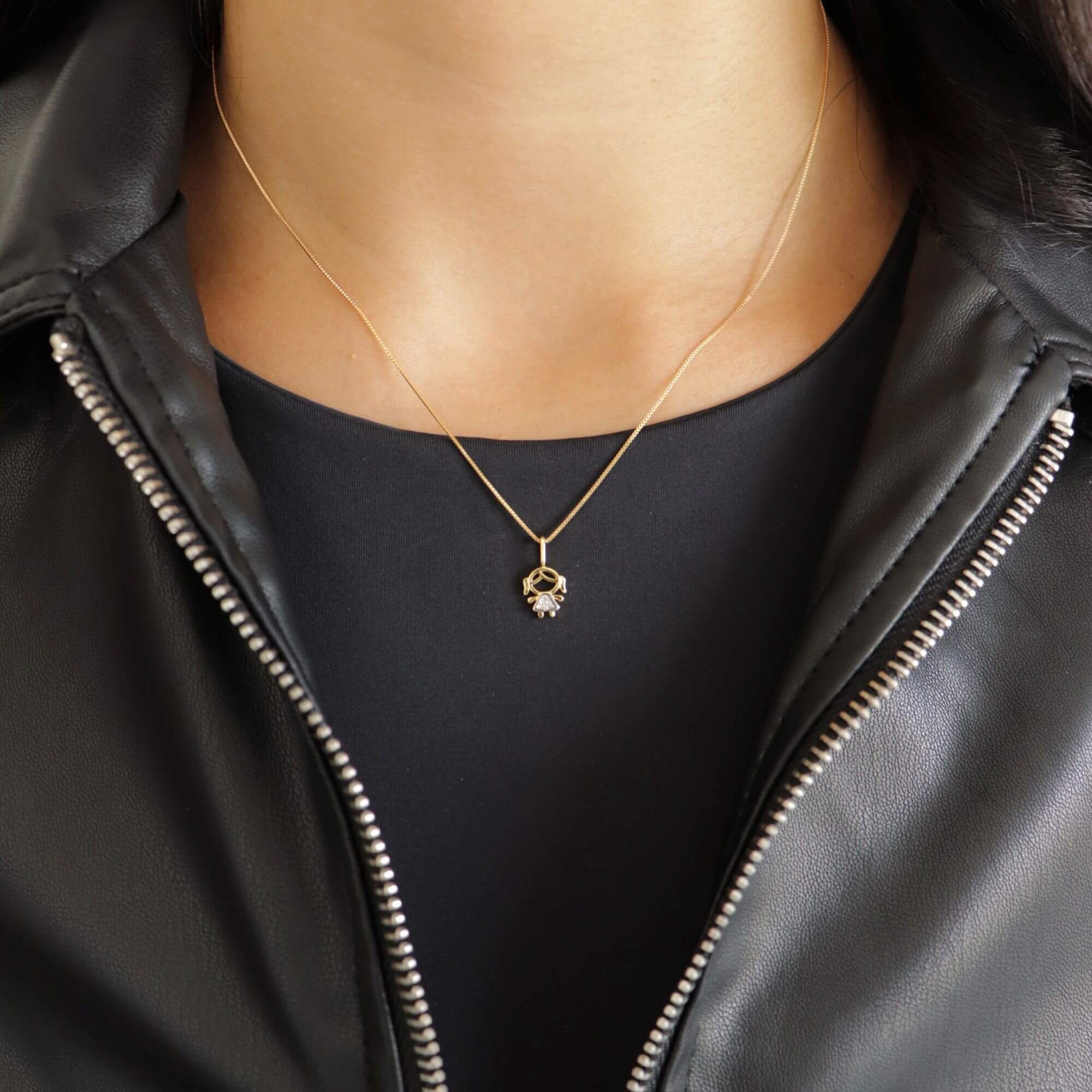 Colar Folheado a Ouro 18k Pingente Filha Detalhes Zircônia P Ouro 18k 2