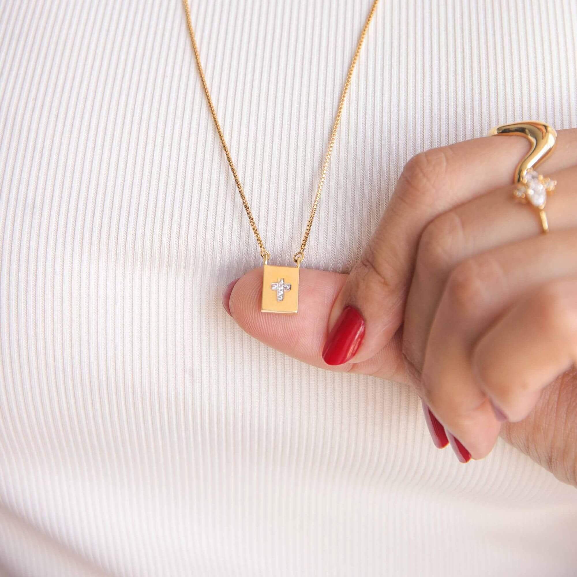 Escapulário Folheado a Ouro 18k Placa Coração e Crucifixo Cravejado Dourado 5
