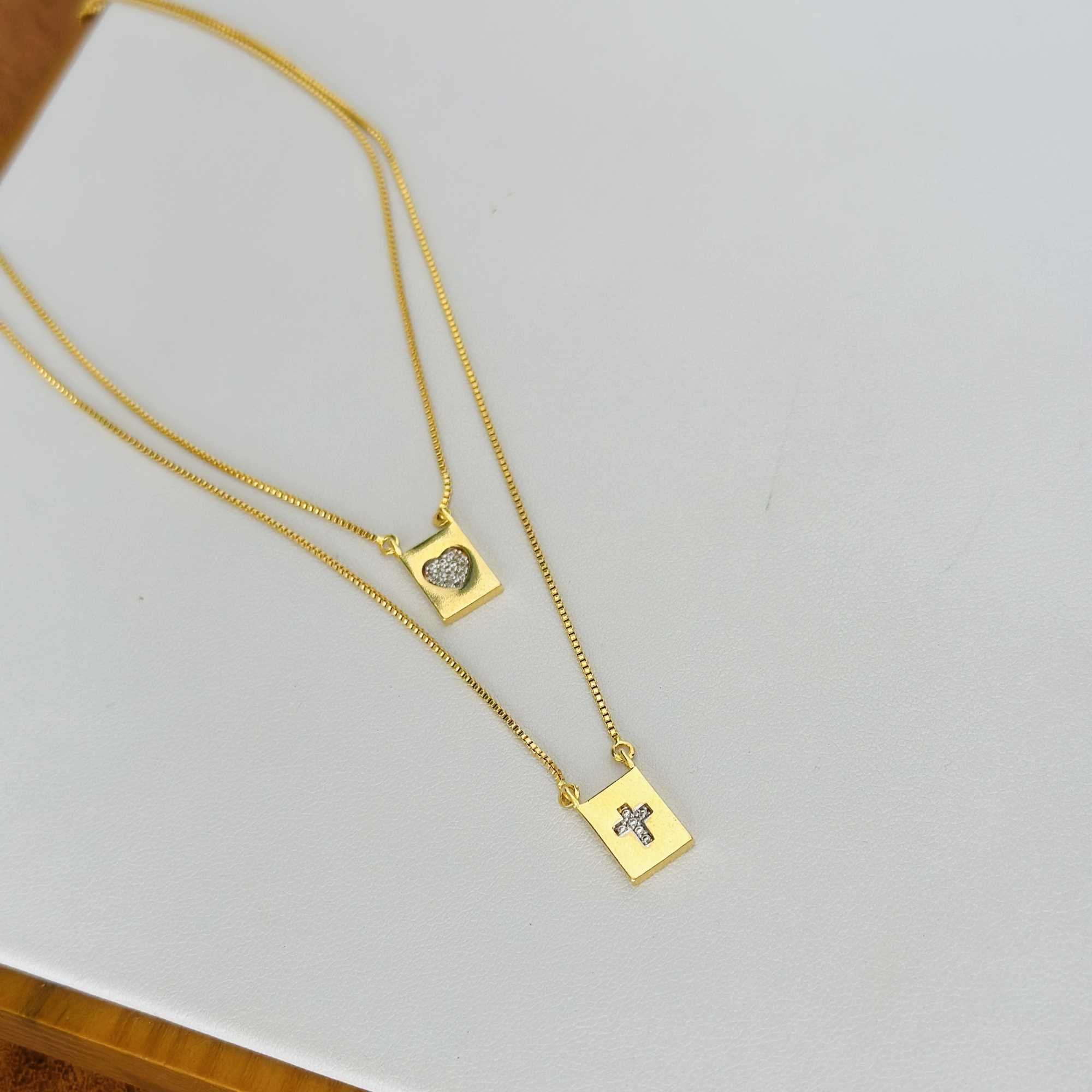 Escapulário Folheado a Ouro 18k Placa Coração e Crucifixo Cravejado Dourado 7