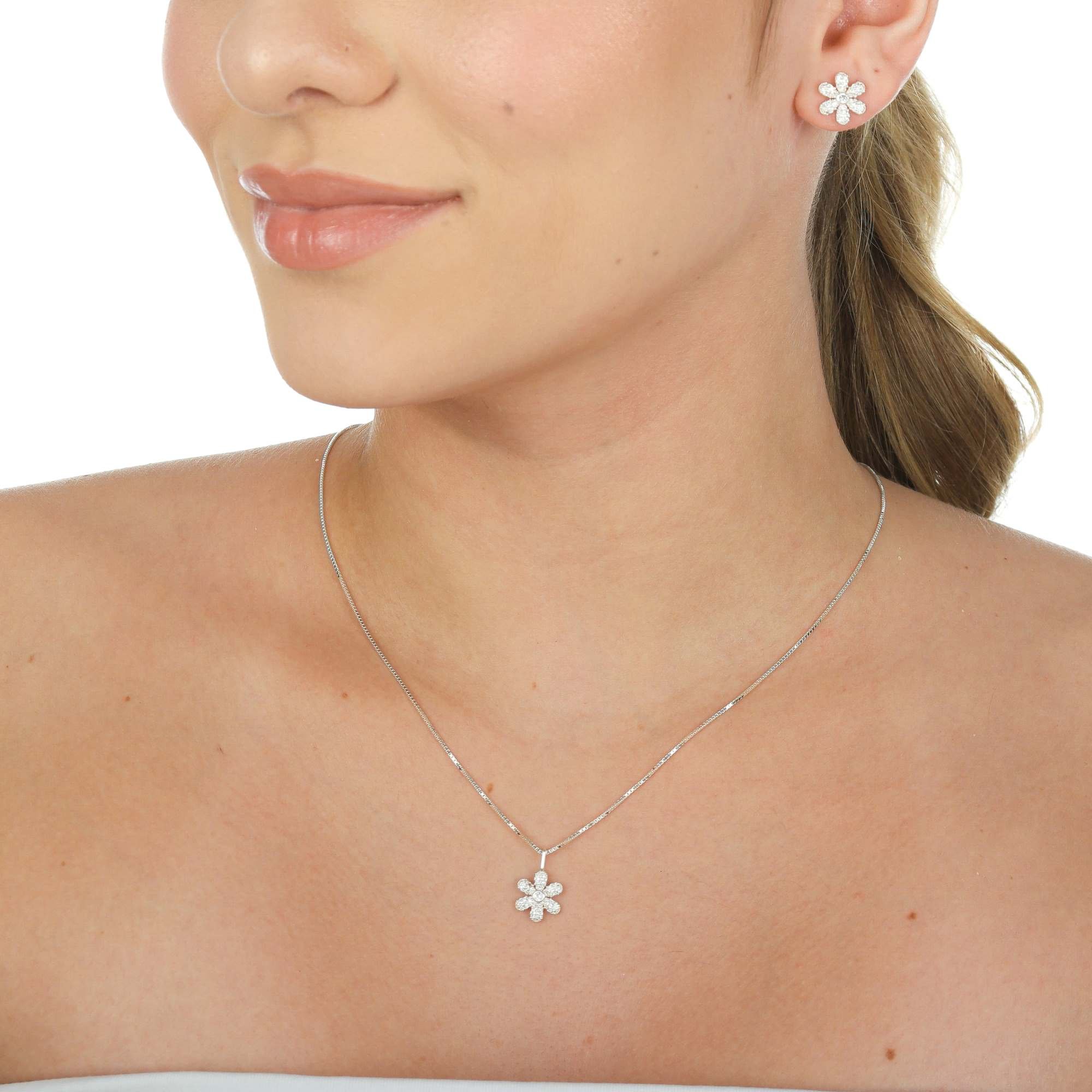 Conjunto Prata 925 Flor Cravejada Detalhes Prata 925 4