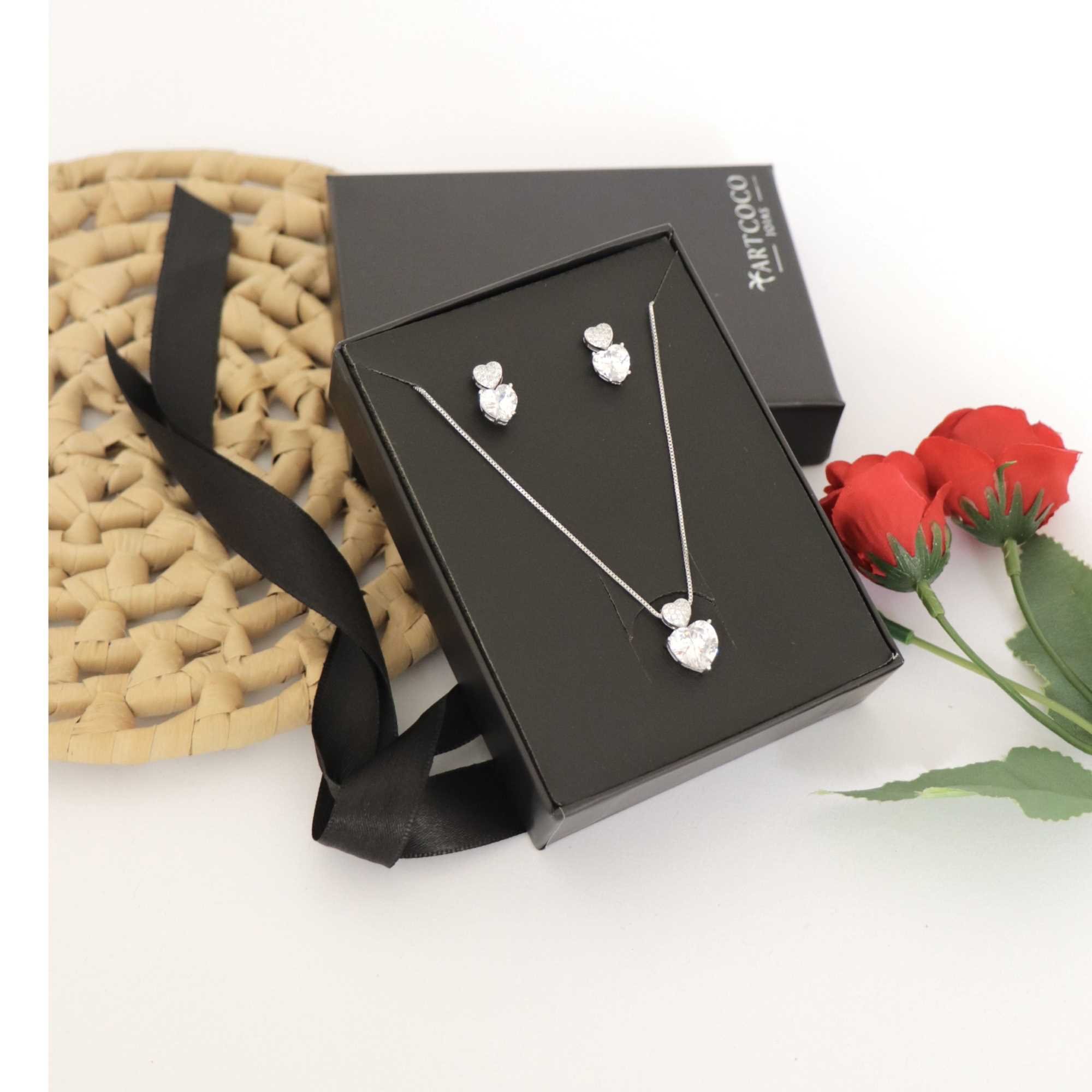 Conjunto Folheado a Ródio Coração Transparente e Cravejado Prata 4