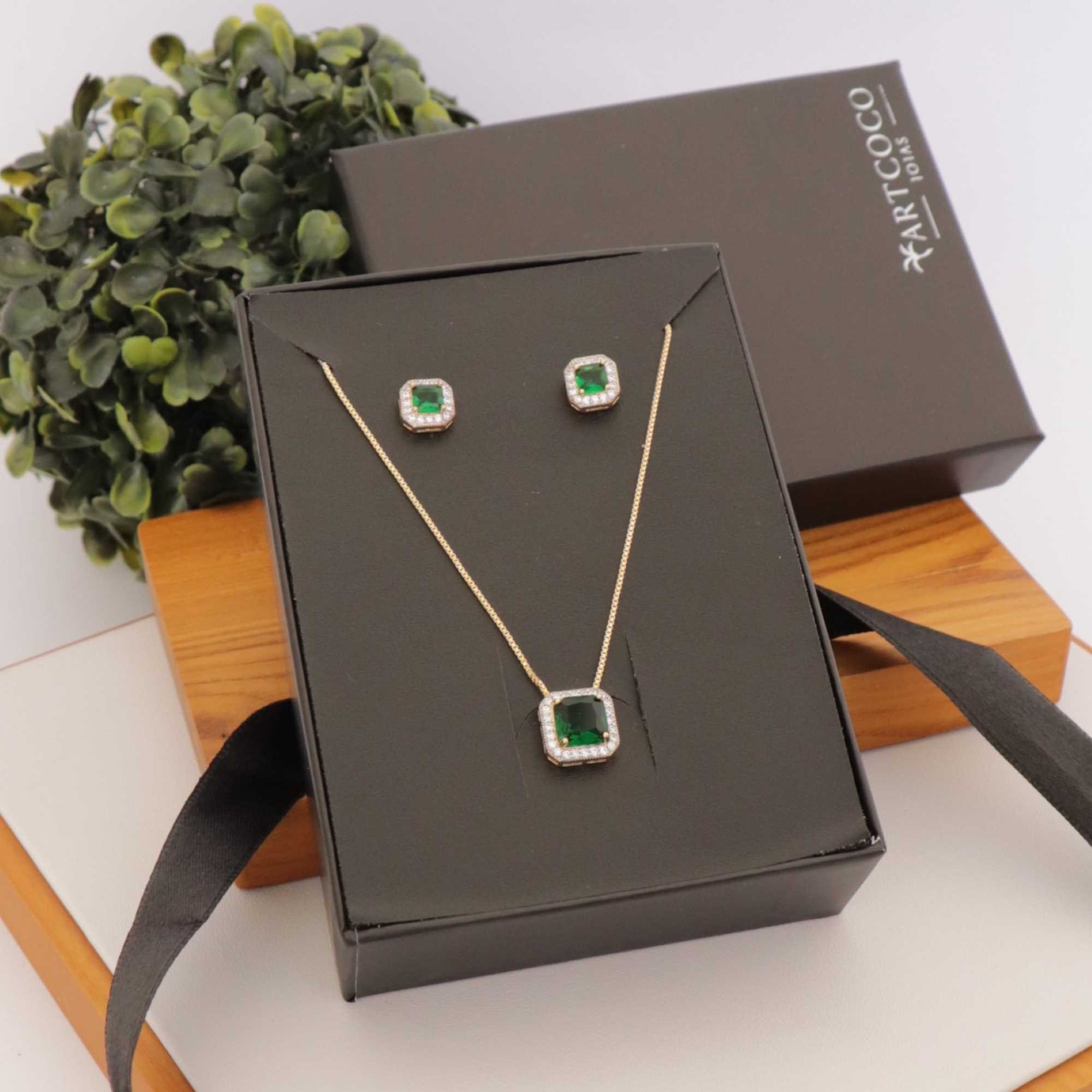 Conjunto Folheado a Ouro 18k Zircônia Quadrada Verde Esmeralda Borda Cravejado Ouro 18K/Verde 3