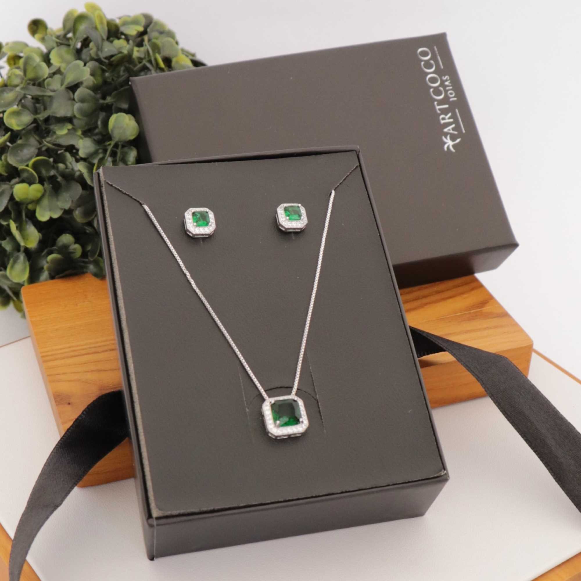 Conjunto Folheado a Ródio Zircônia Quadrada Verde Esmeralda Borda Cravejado Prata/Verde Escuro 3