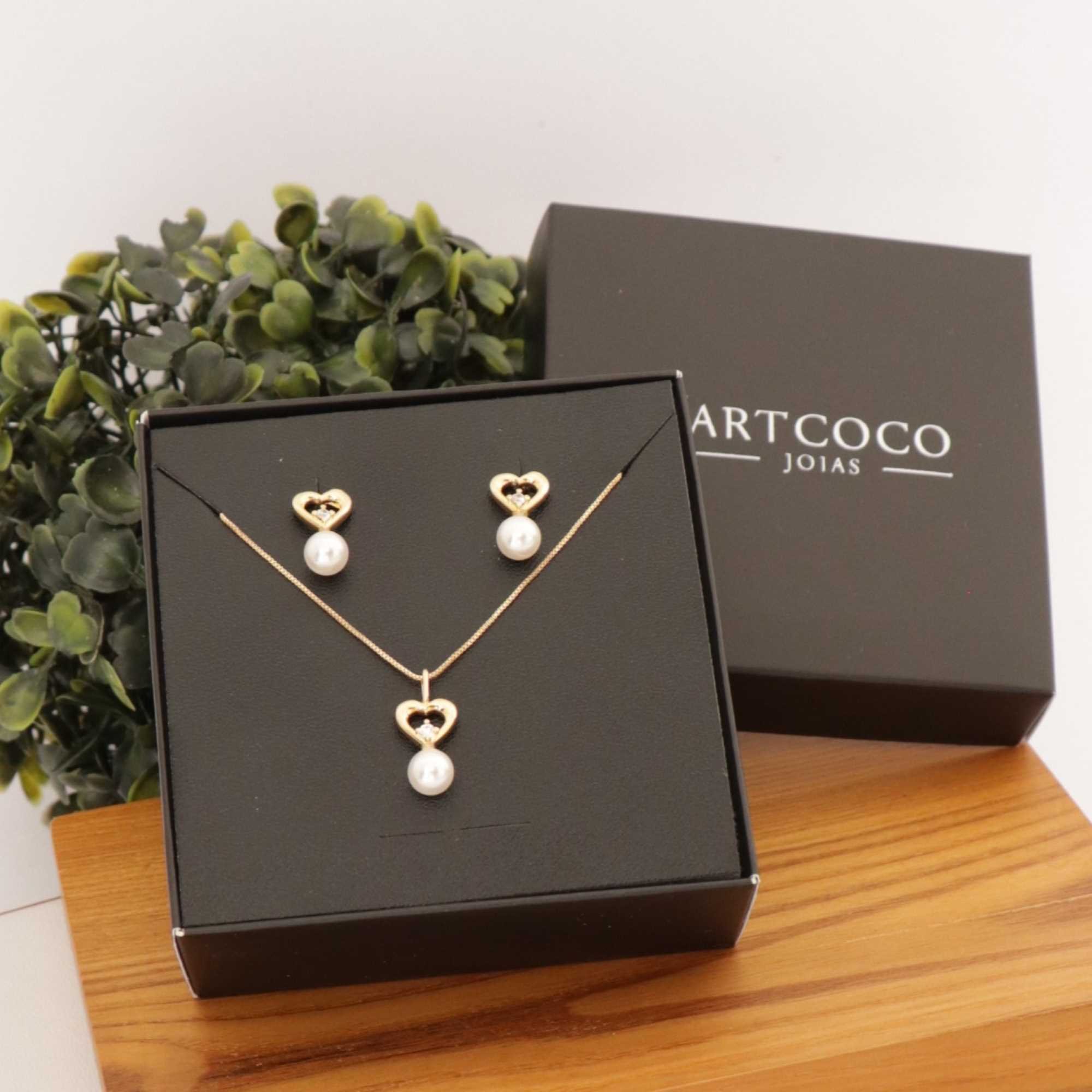 Conjunto Folheado a Ouro 18k Coração Vazado e Pérola Dourado 3