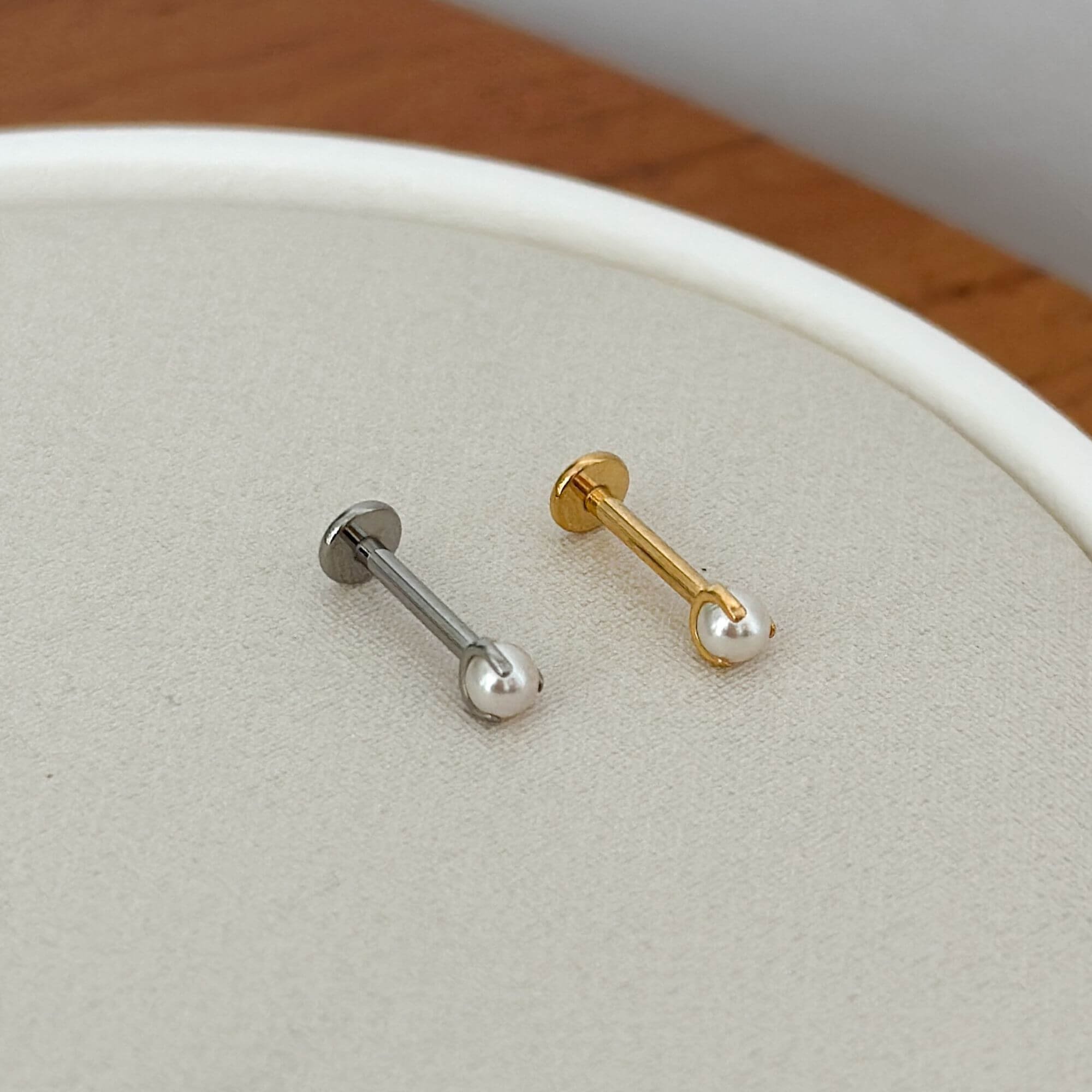 Piercing 8mm Titânio Labret Pérola Prata 2