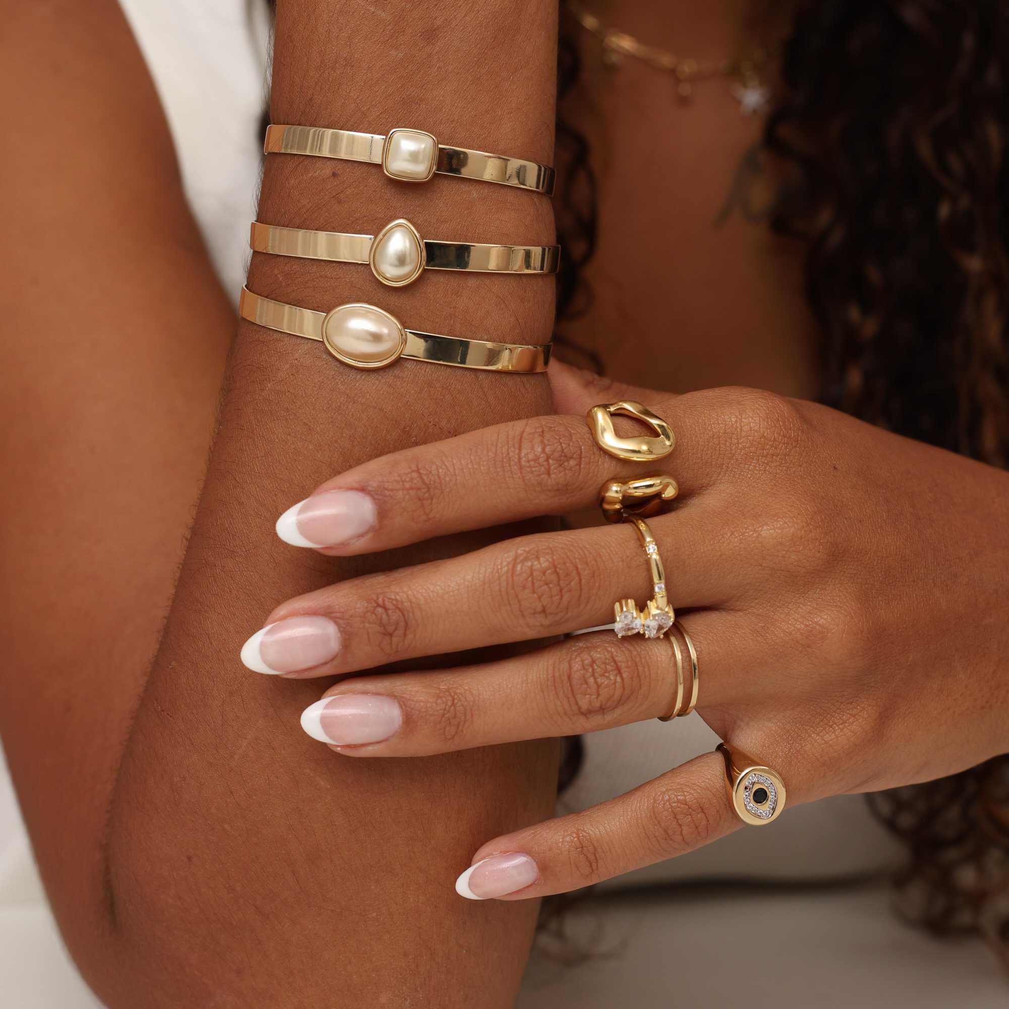 Bracelete Folheado a Ouro 18k Aro Largo Pérola Quadrada Dourado 4