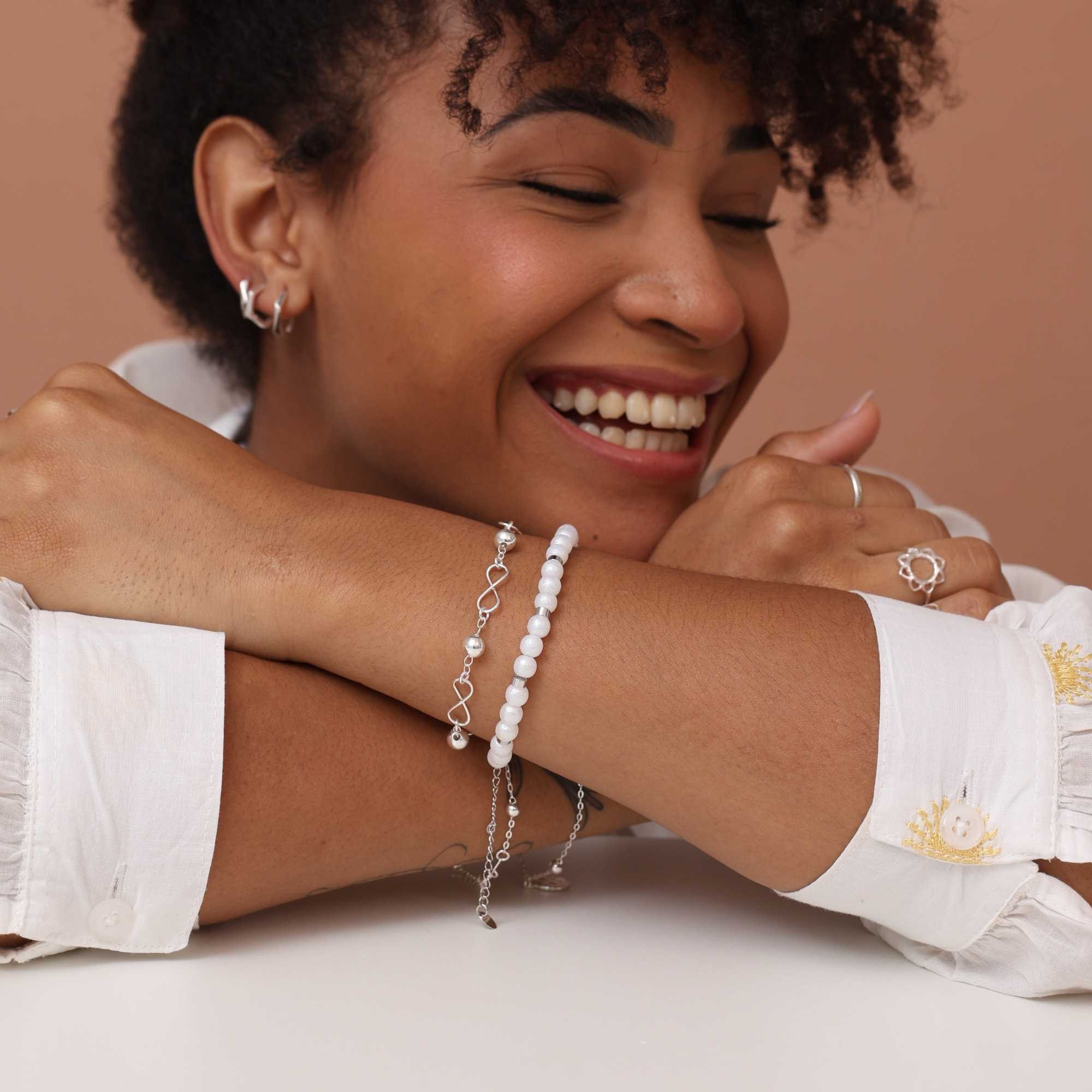 Pulseira Folheado a Ródio Mini Canutilhos e Pérola Redonda Texturizada Prata 2