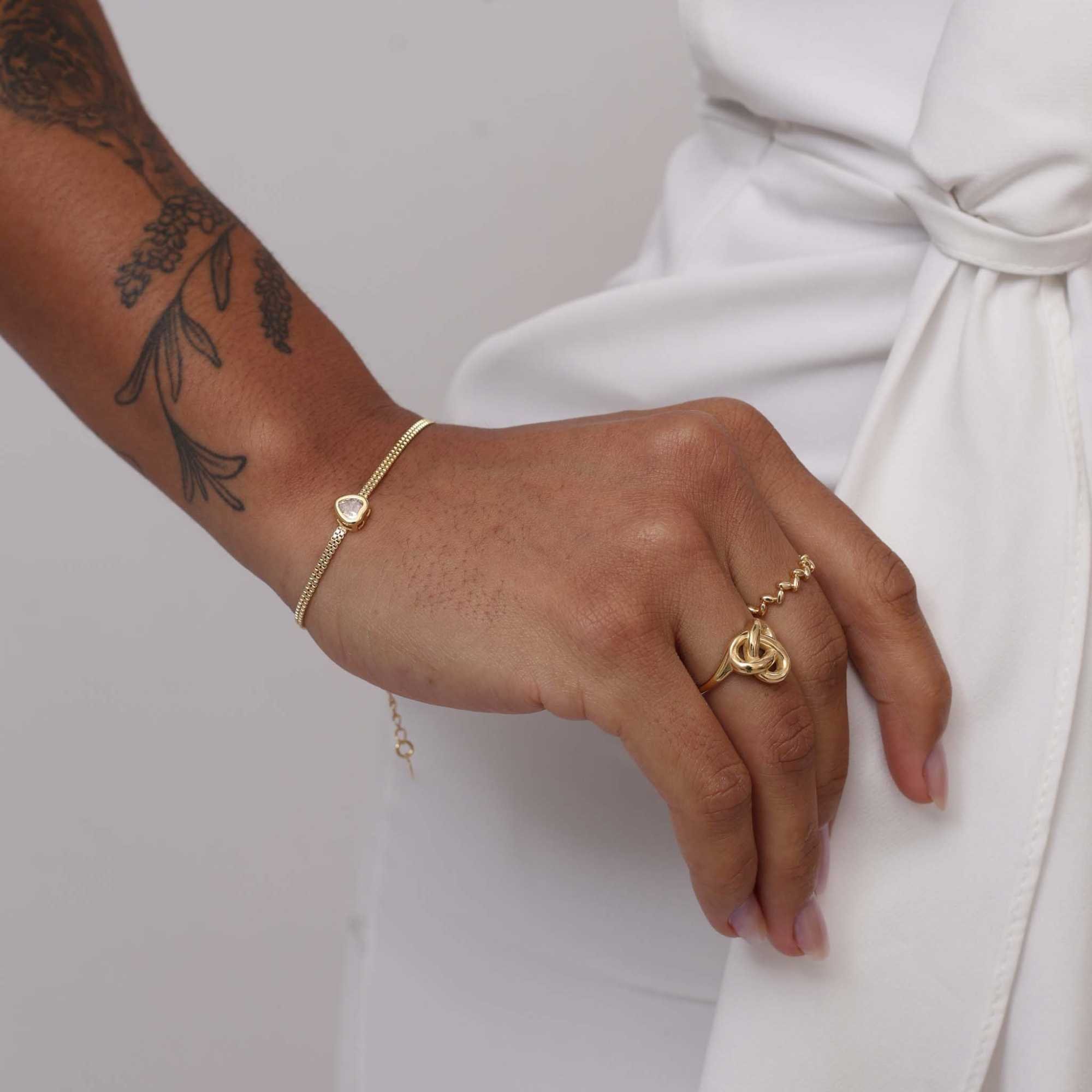 Pulseira Folheado a Ouro 18k Malha Rígida Zircônia Coração Dourado 2