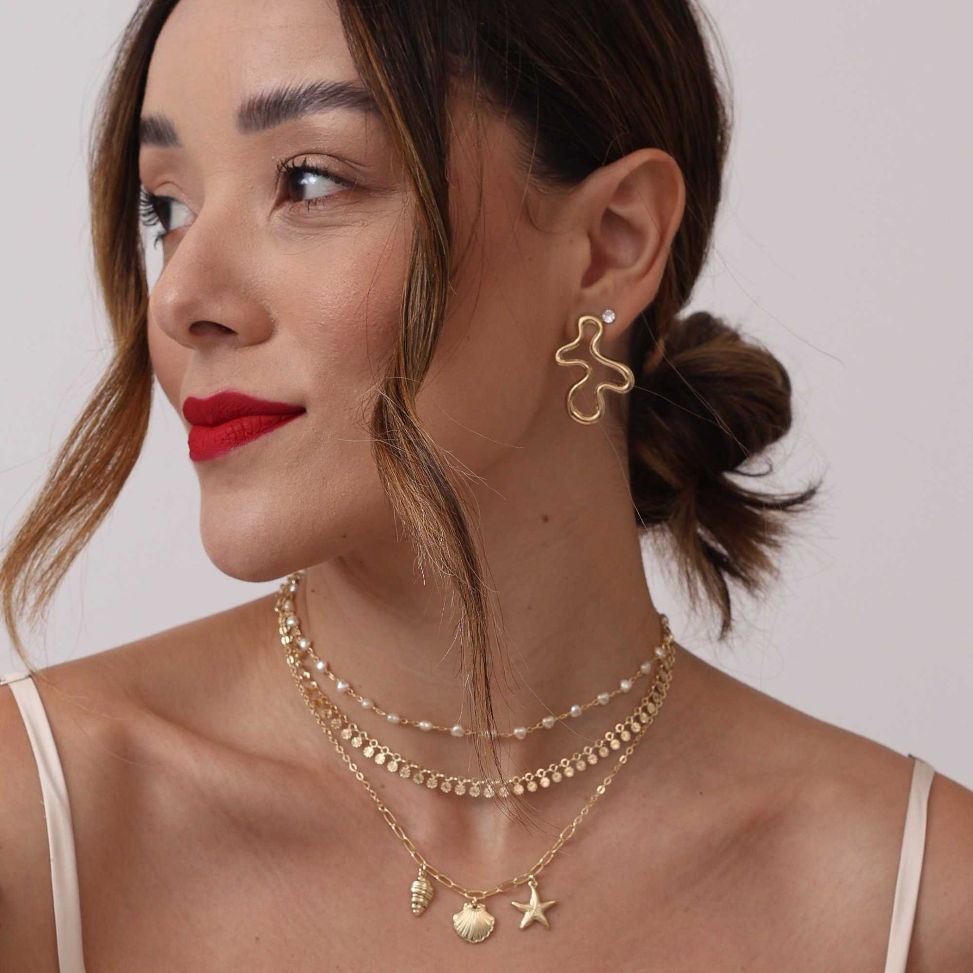 Brinco Folheado a Ouro 18k Orgânico Vazado Design Aquarela G Dourado 2