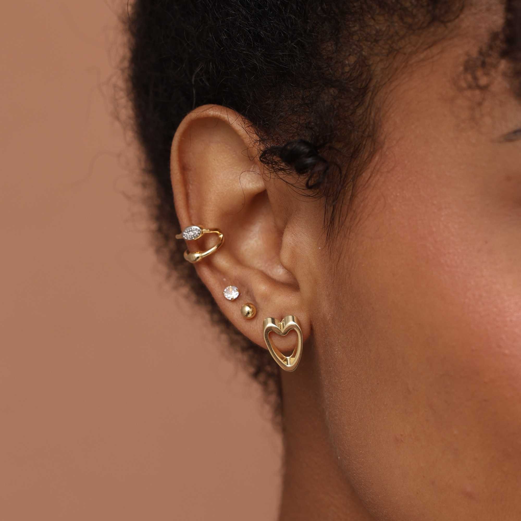 Brinco Folheado a Ouro 18k Coração Aro Largo M Dourado 2