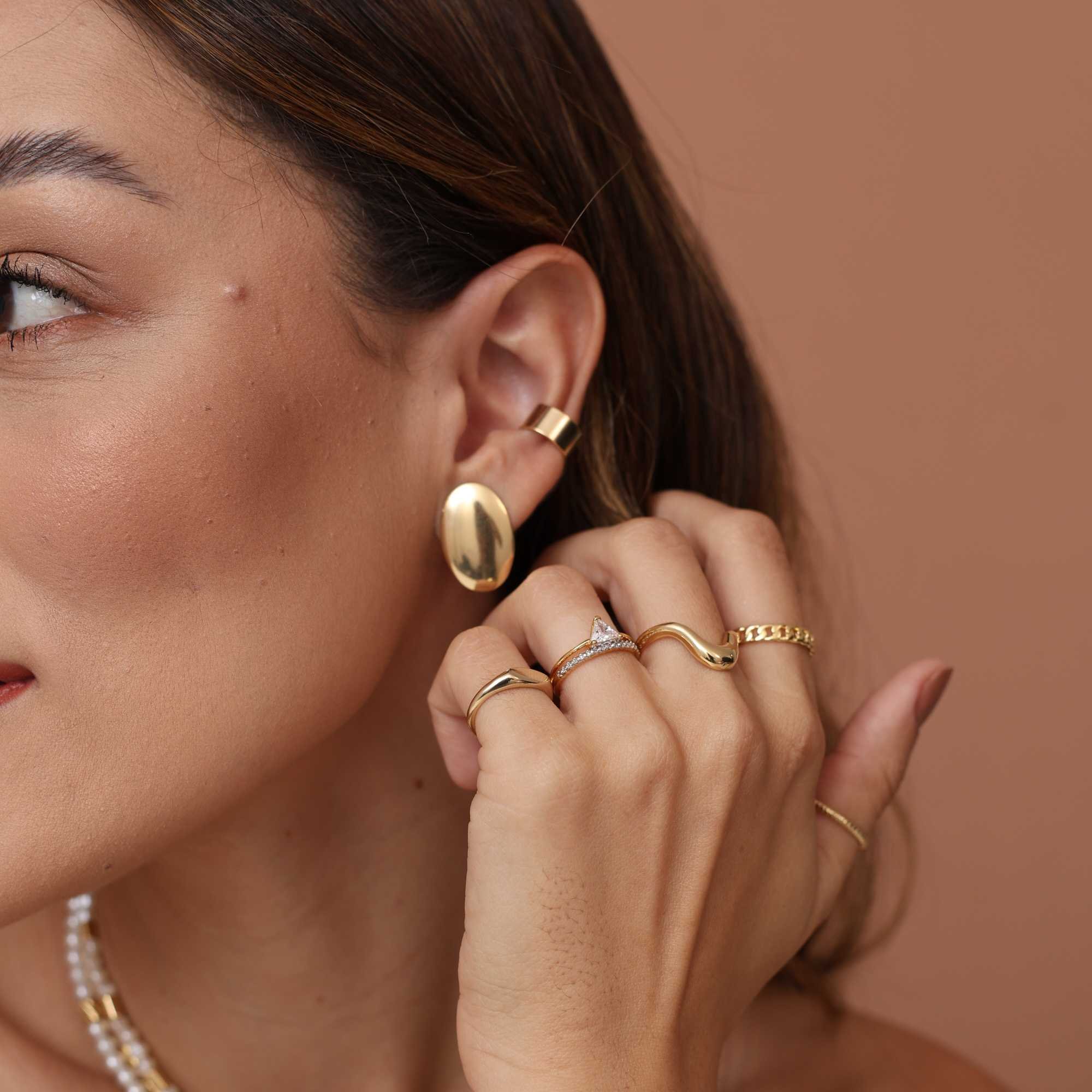 Brinco Folheado a Ouro 18k Oval Chapa Espelhada Dourado 3