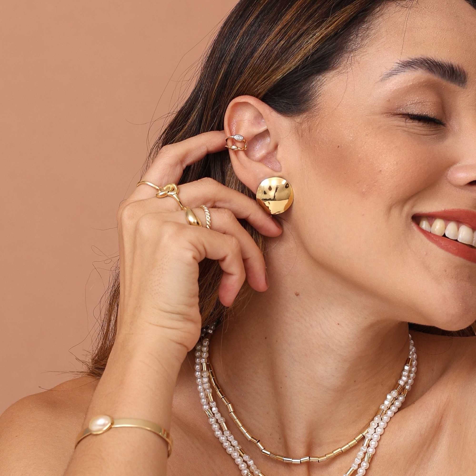 Brinco Folheado a Ouro 18k Orgânico Chapa Espelhada Dourado 2