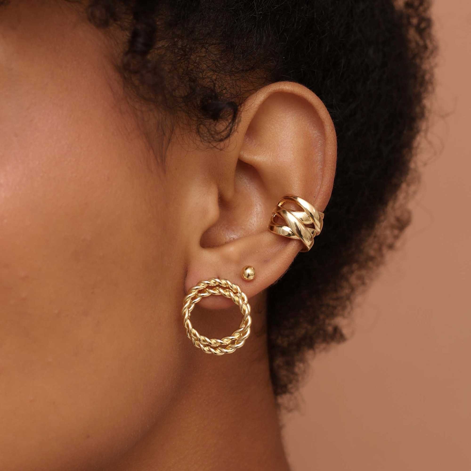 Brinco Folheado a Ouro 18k Círculo Duplo Aro Entrelaçado G Dourado 2