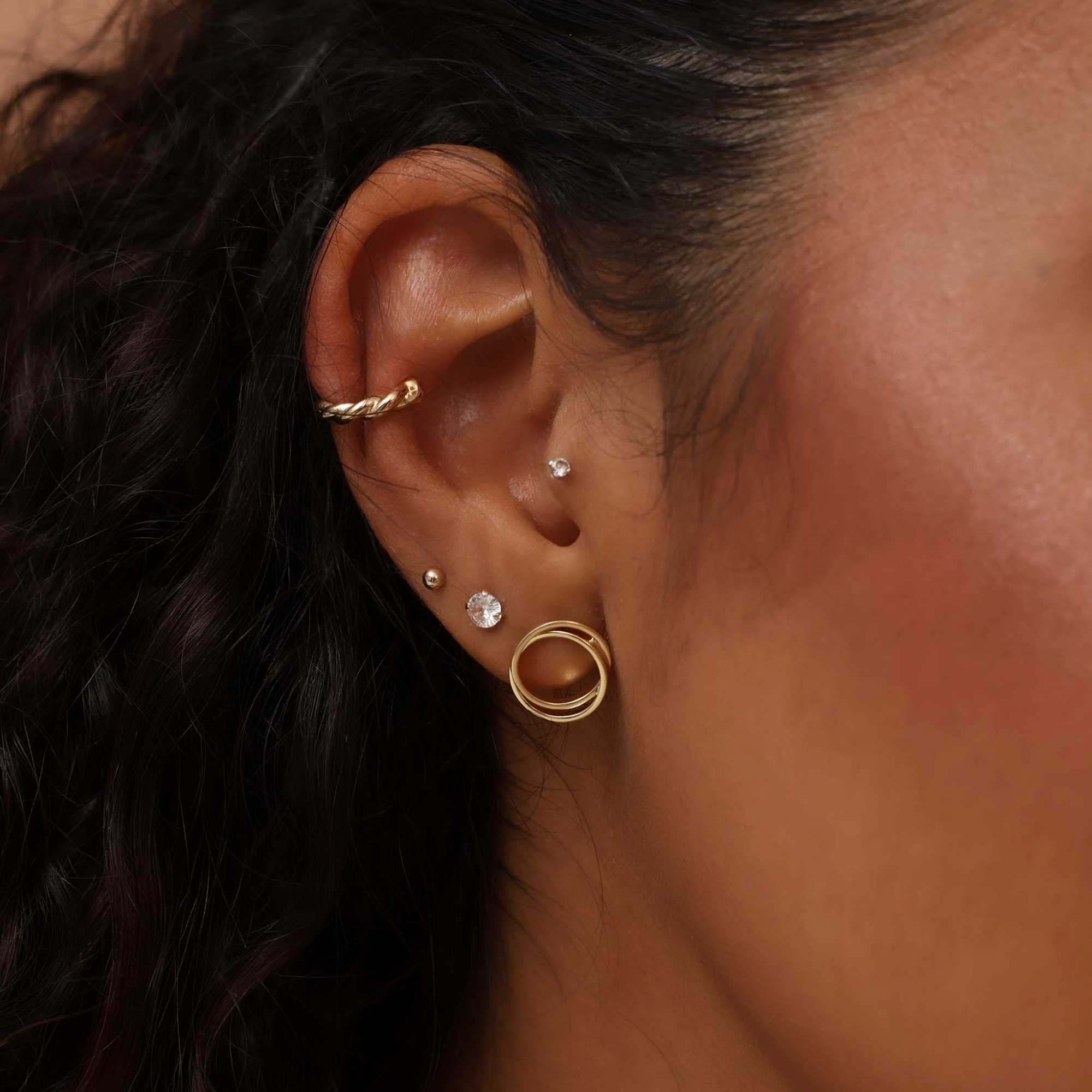 Brinco Folheado a Ouro 18k Círculo Duplo Entrelaçado P Dourado 2