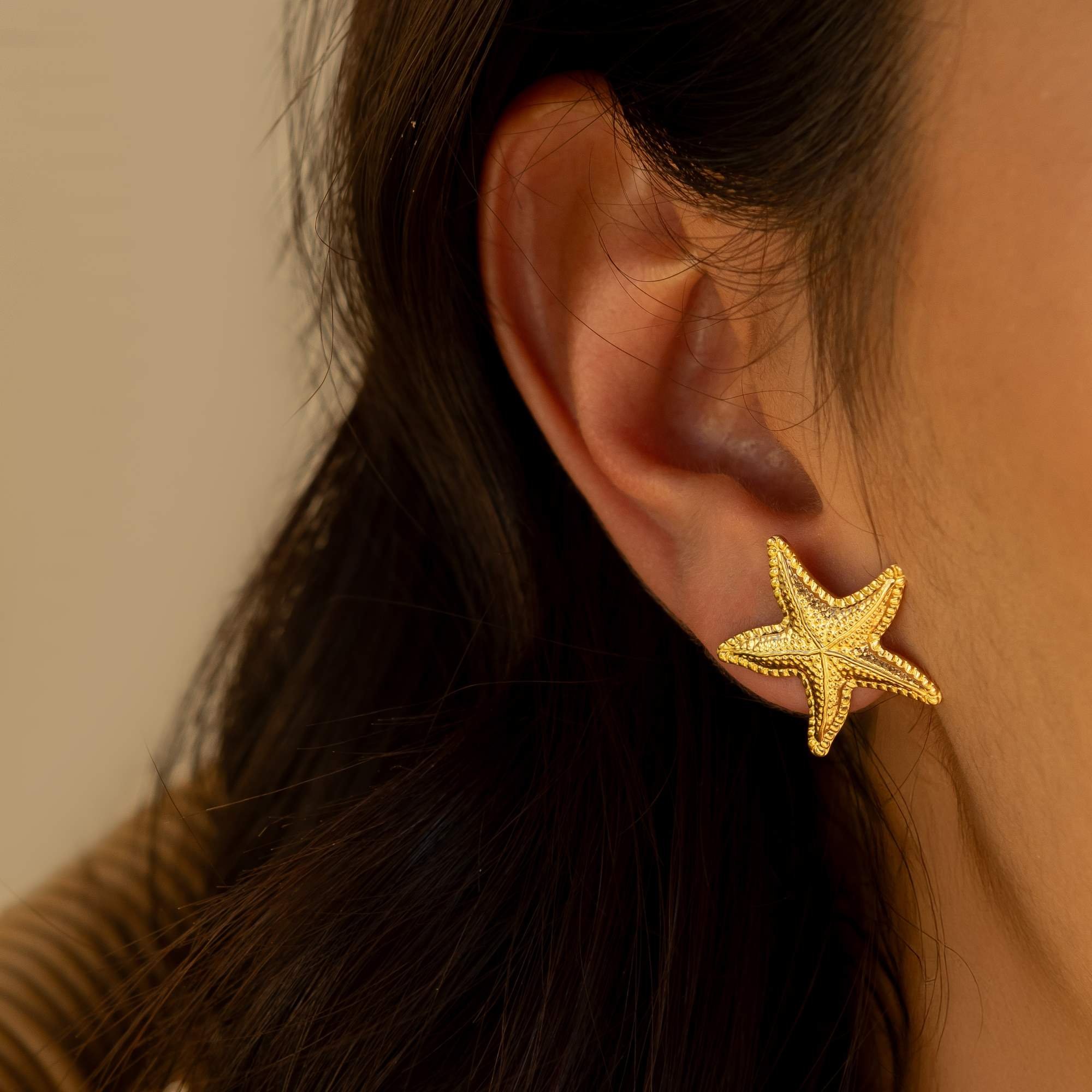 Brinco Folheado a Ouro 18k Estrela do Mar Texturada G Dourado 3
