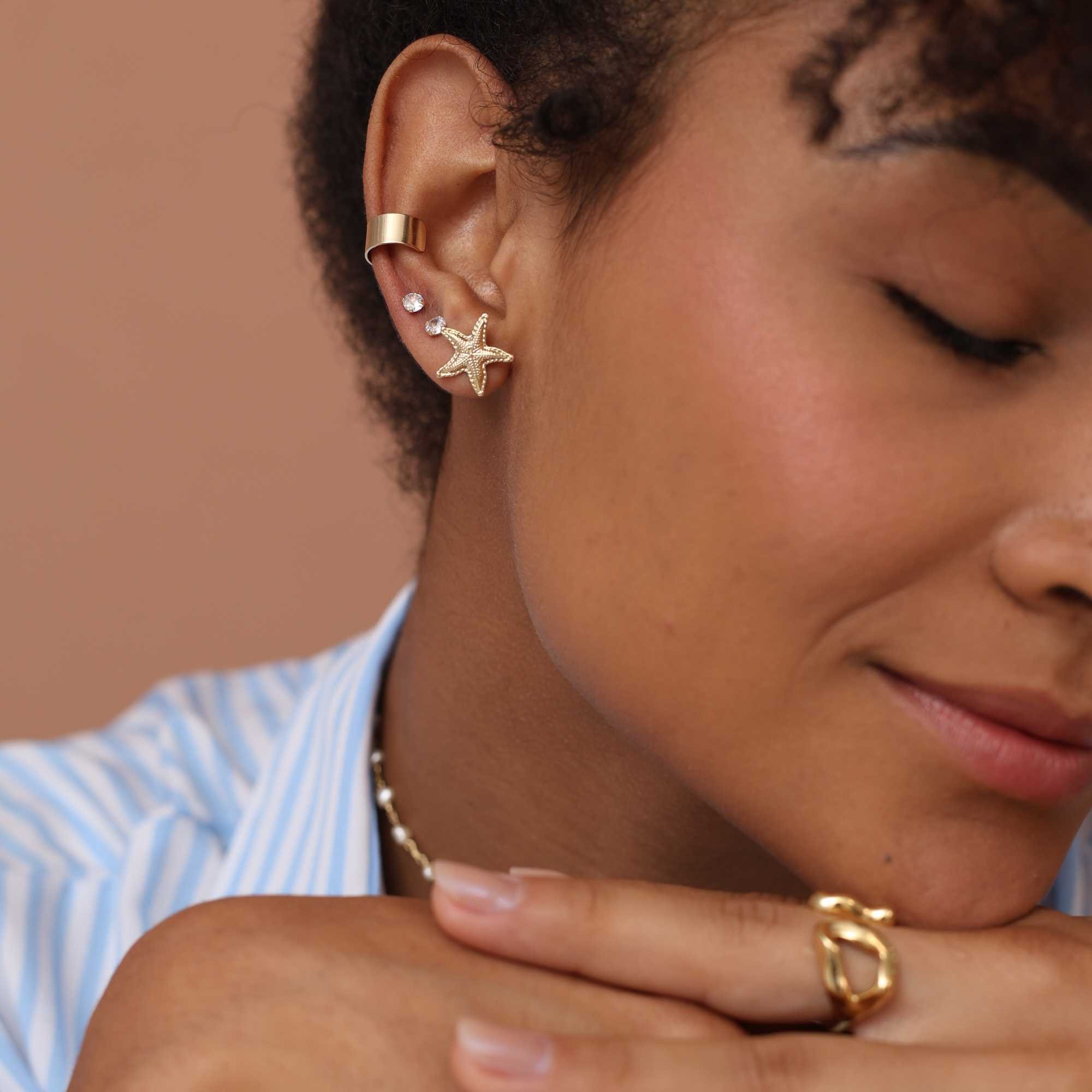 Brinco Folheado a Ouro 18k Estrela do Mar Texturada M Dourado 2
