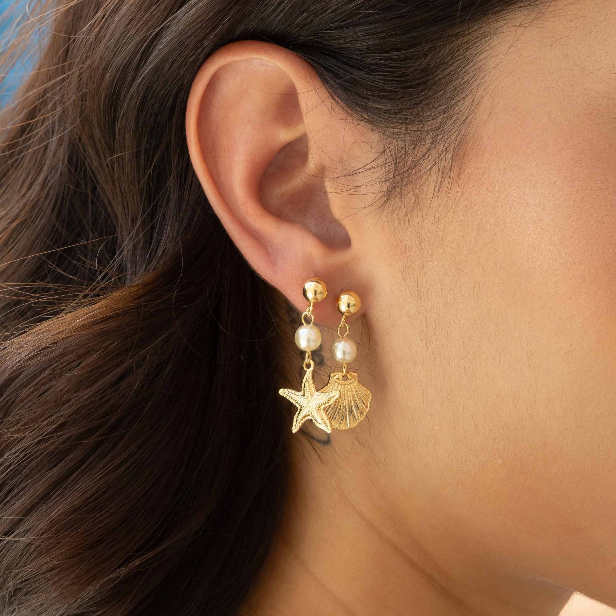 Brinco Folheado a Ouro 18k Pérola e Concha Dourado 2