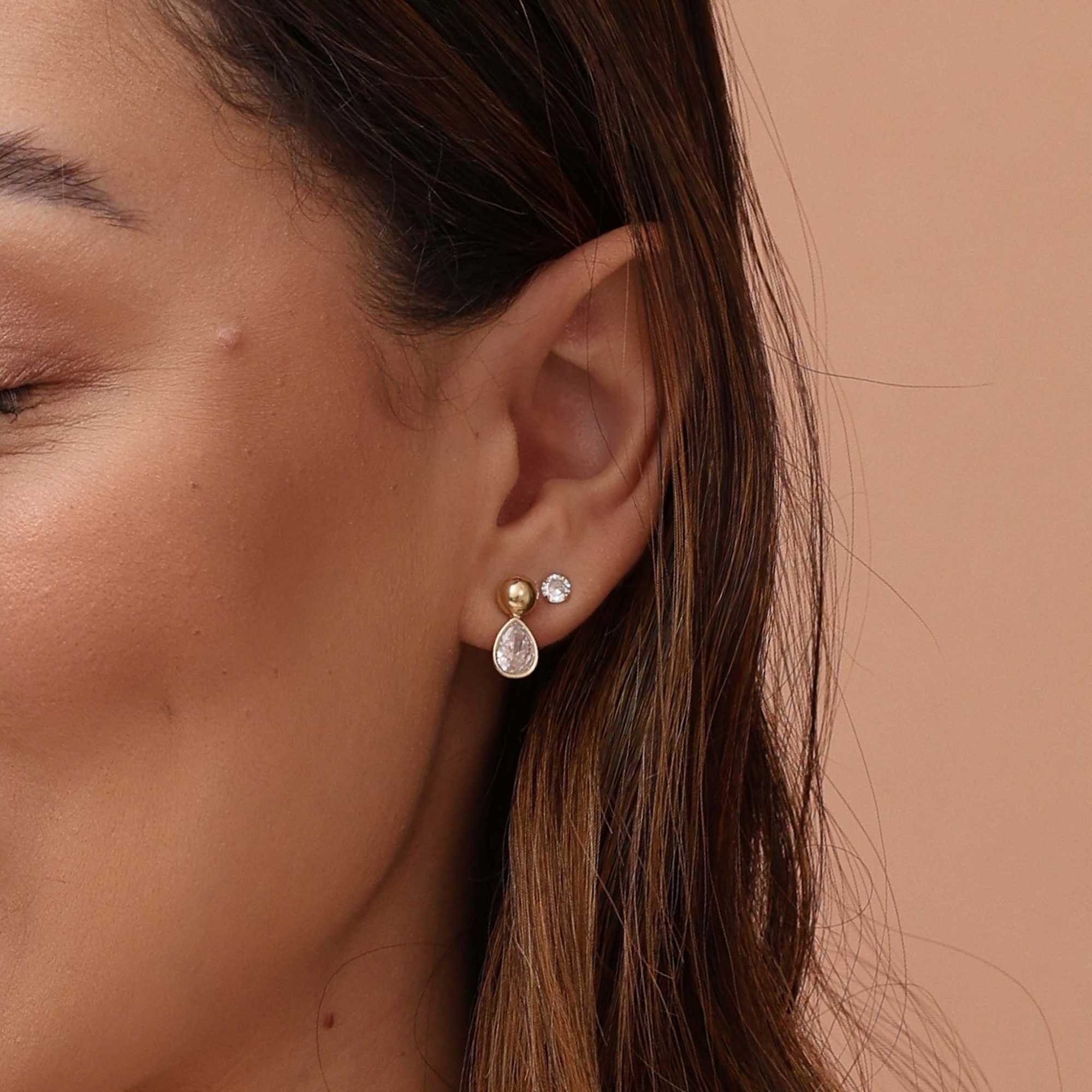 Brinco Folheado a Ouro 18k Bolinha e Zircônia Gota G Dourado 2